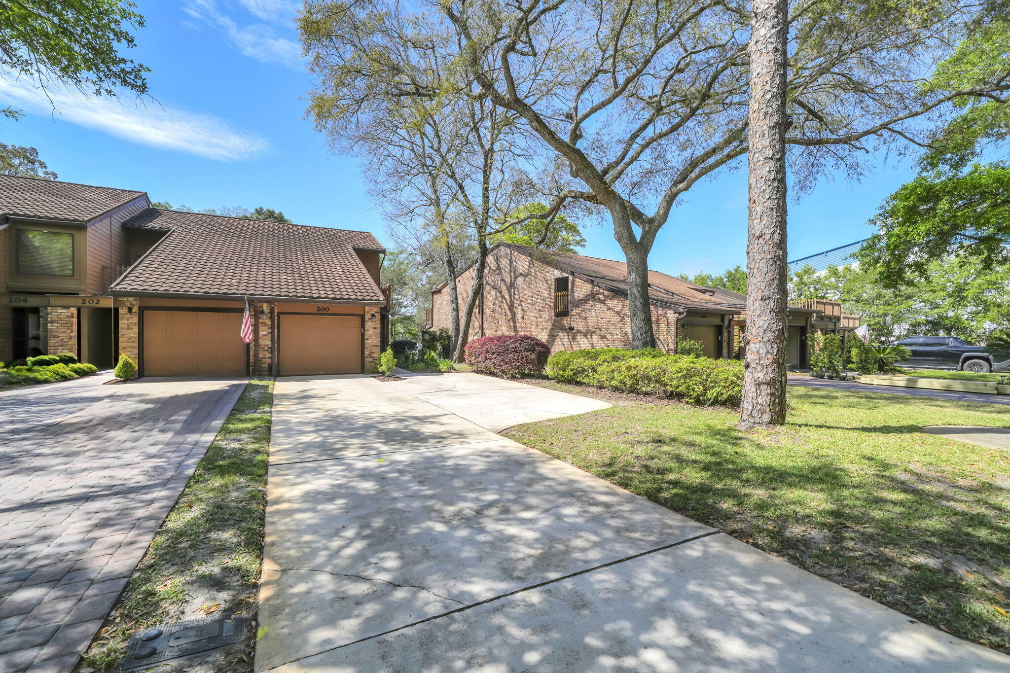 WATER OAKS 2 T/H - Residential