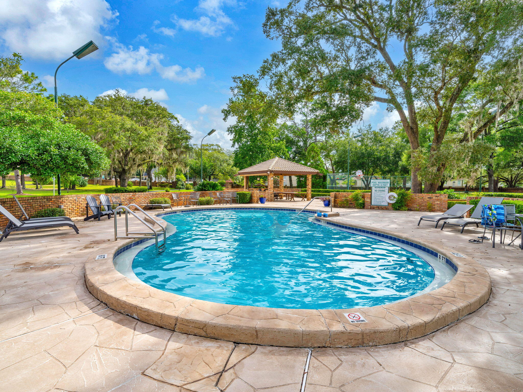 WATER OAKS 2 T/H - Residential