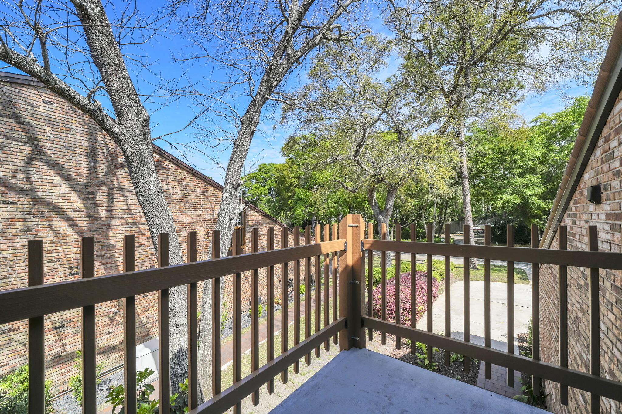 WATER OAKS 2 T/H - Residential