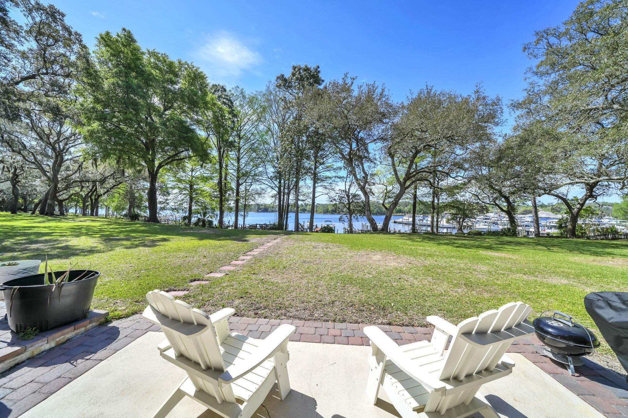 WATER OAKS 2 T/H - Residential