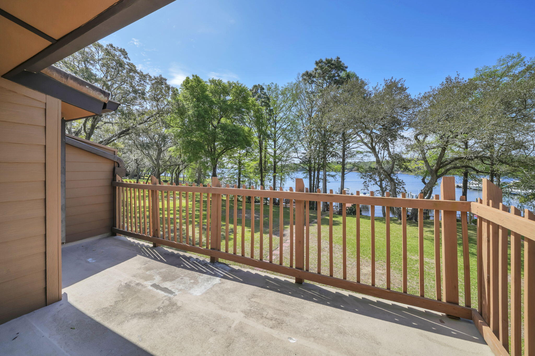 WATER OAKS 2 T/H - Residential