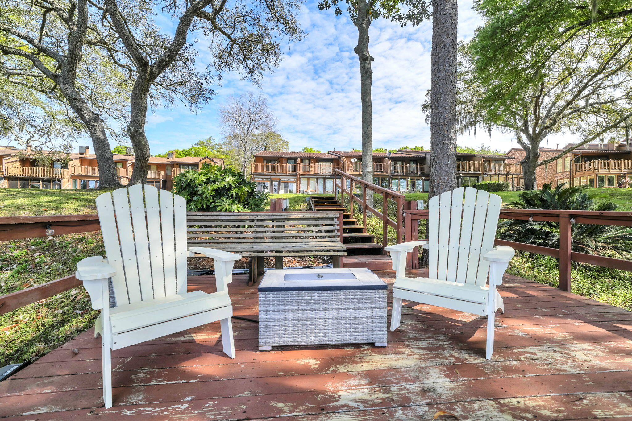 WATER OAKS 2 T/H - Residential