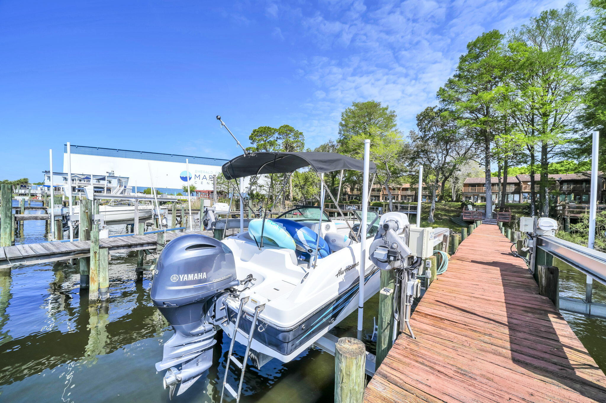 WATER OAKS 2 T/H - Residential