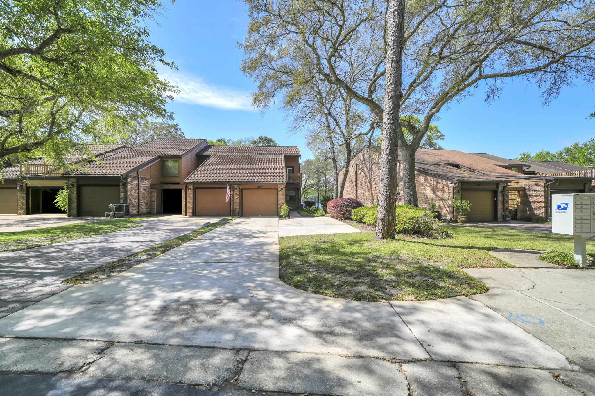 WATER OAKS 2 T/H - Residential