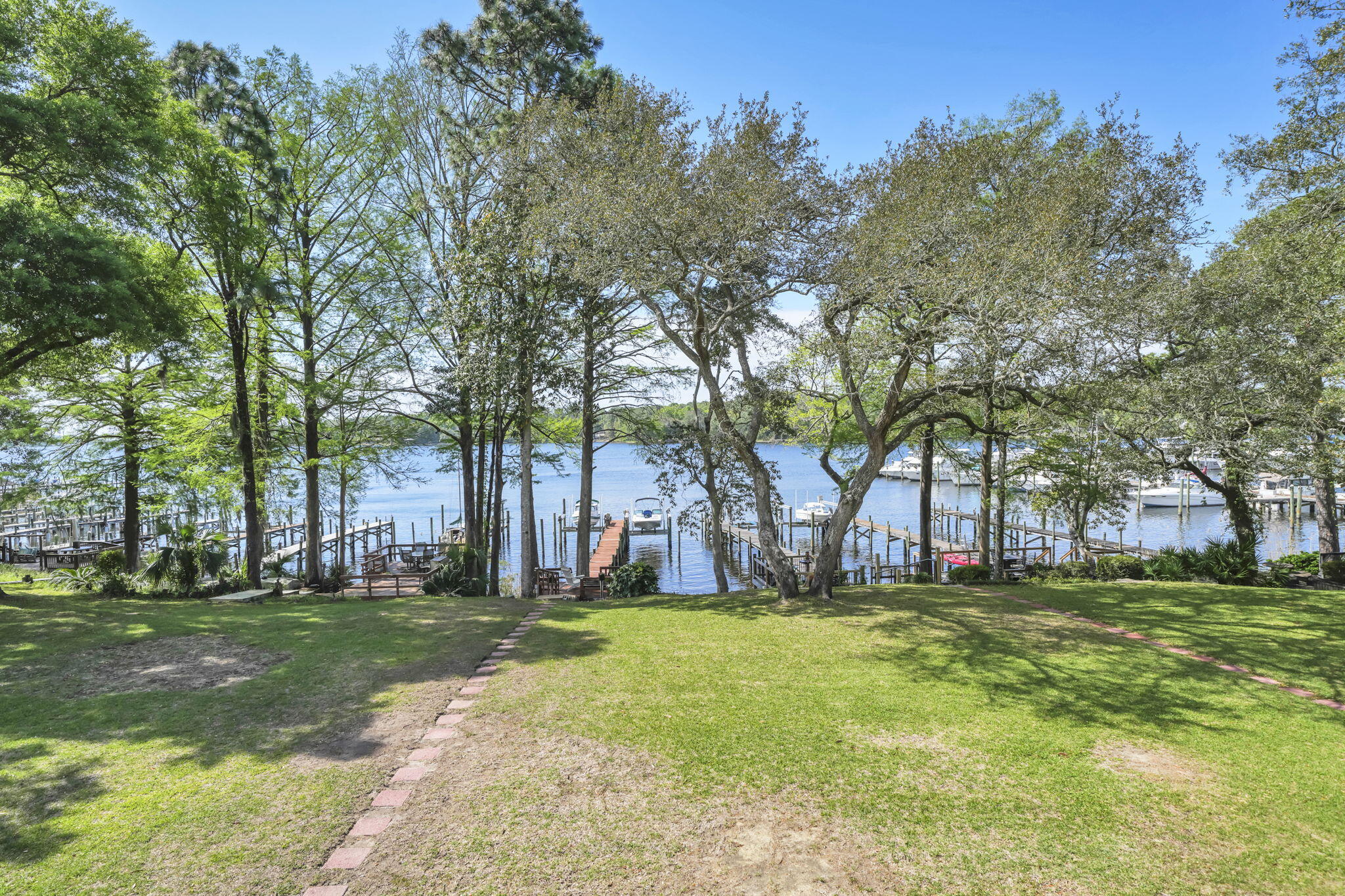 WATER OAKS 2 T/H - Residential