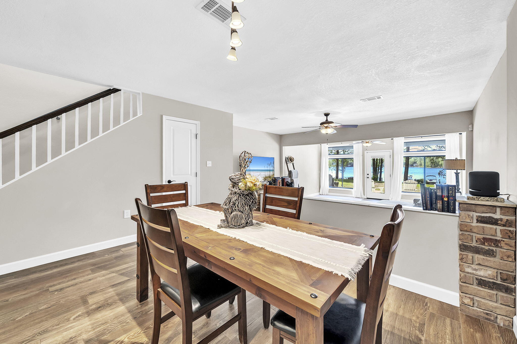 WATER OAKS 2 T/H - Residential