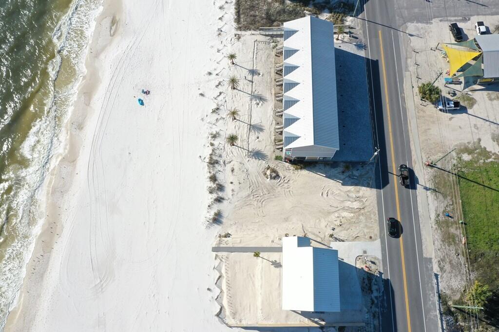 NO RECORDED SUBDIVISION - Land