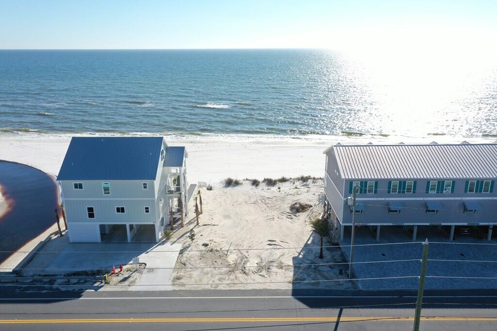 NO RECORDED SUBDIVISION - Land