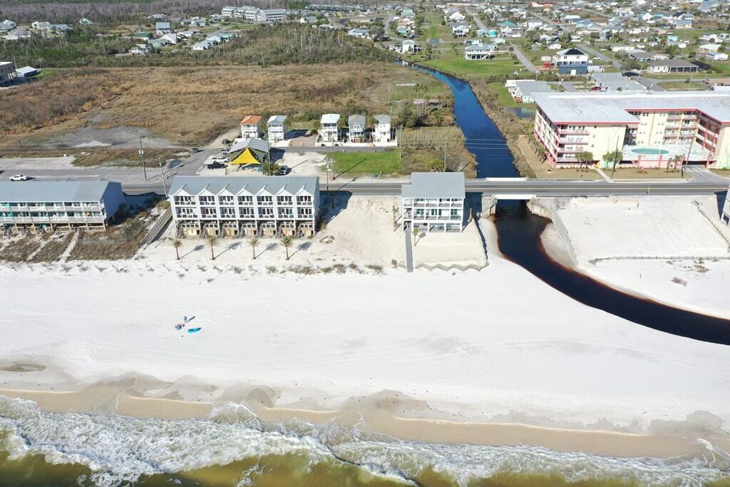 NO RECORDED SUBDIVISION - Land