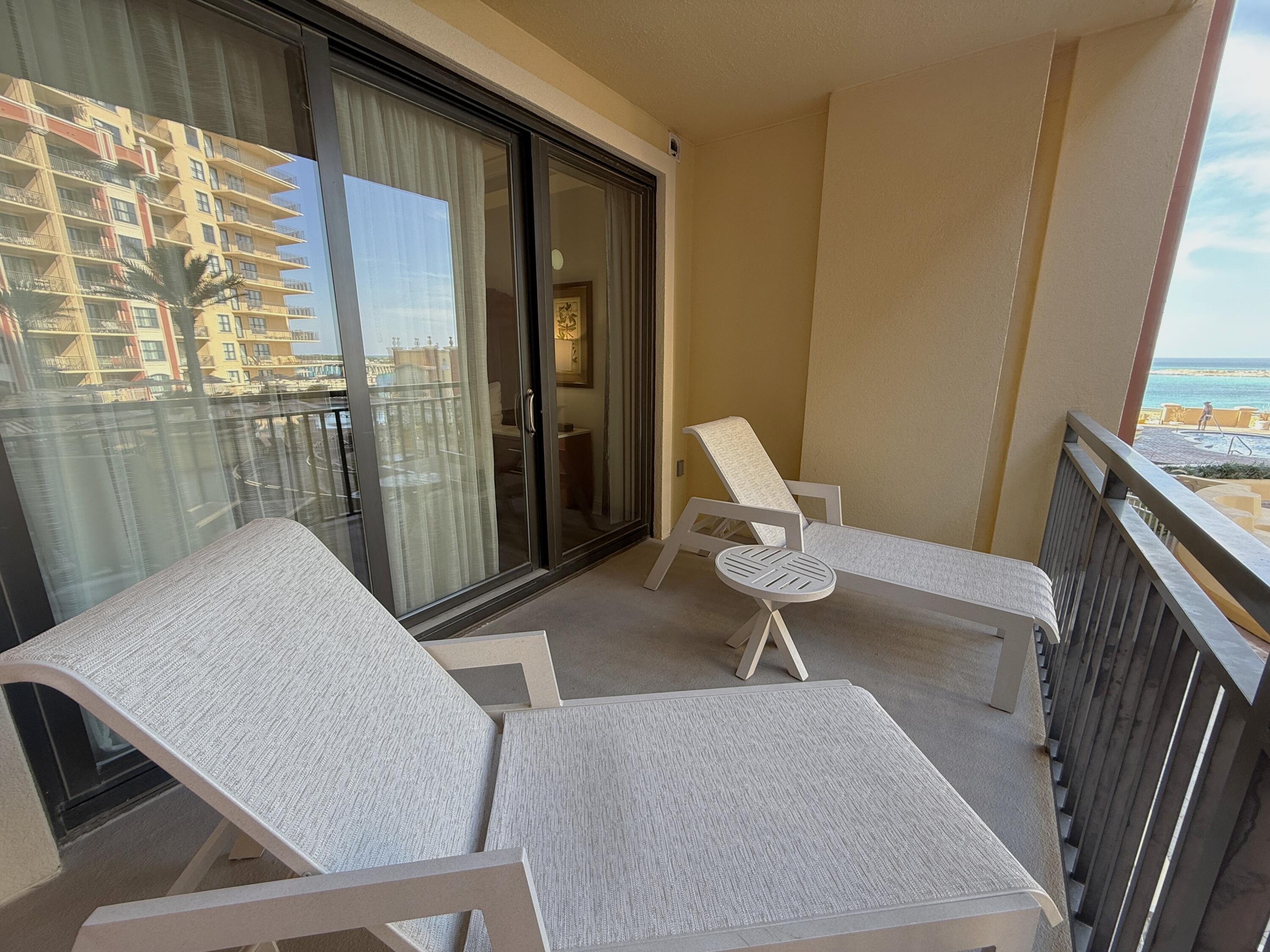 EMERALD GRANDE - Residential