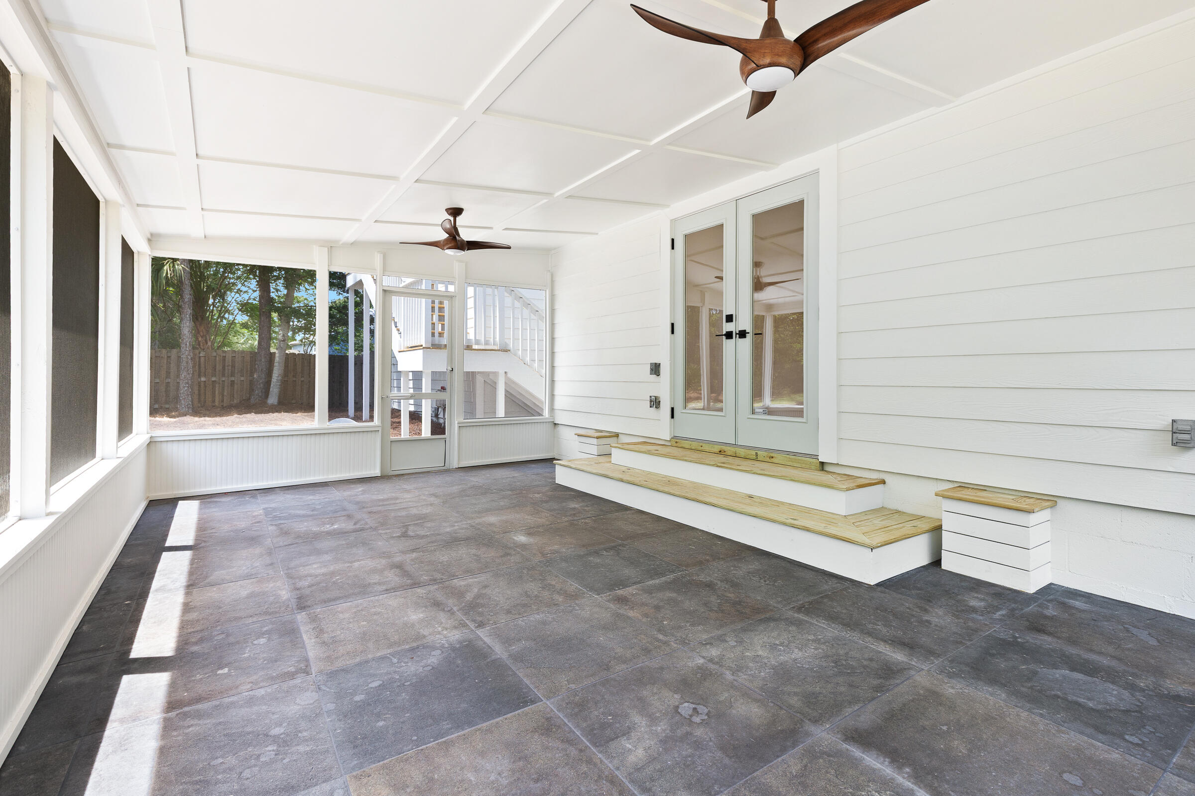 PELICAN BAY S/D - Residential