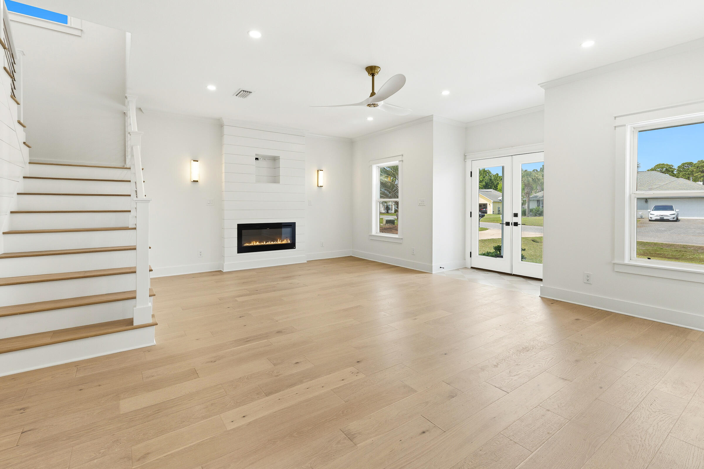 PELICAN BAY S/D - Residential