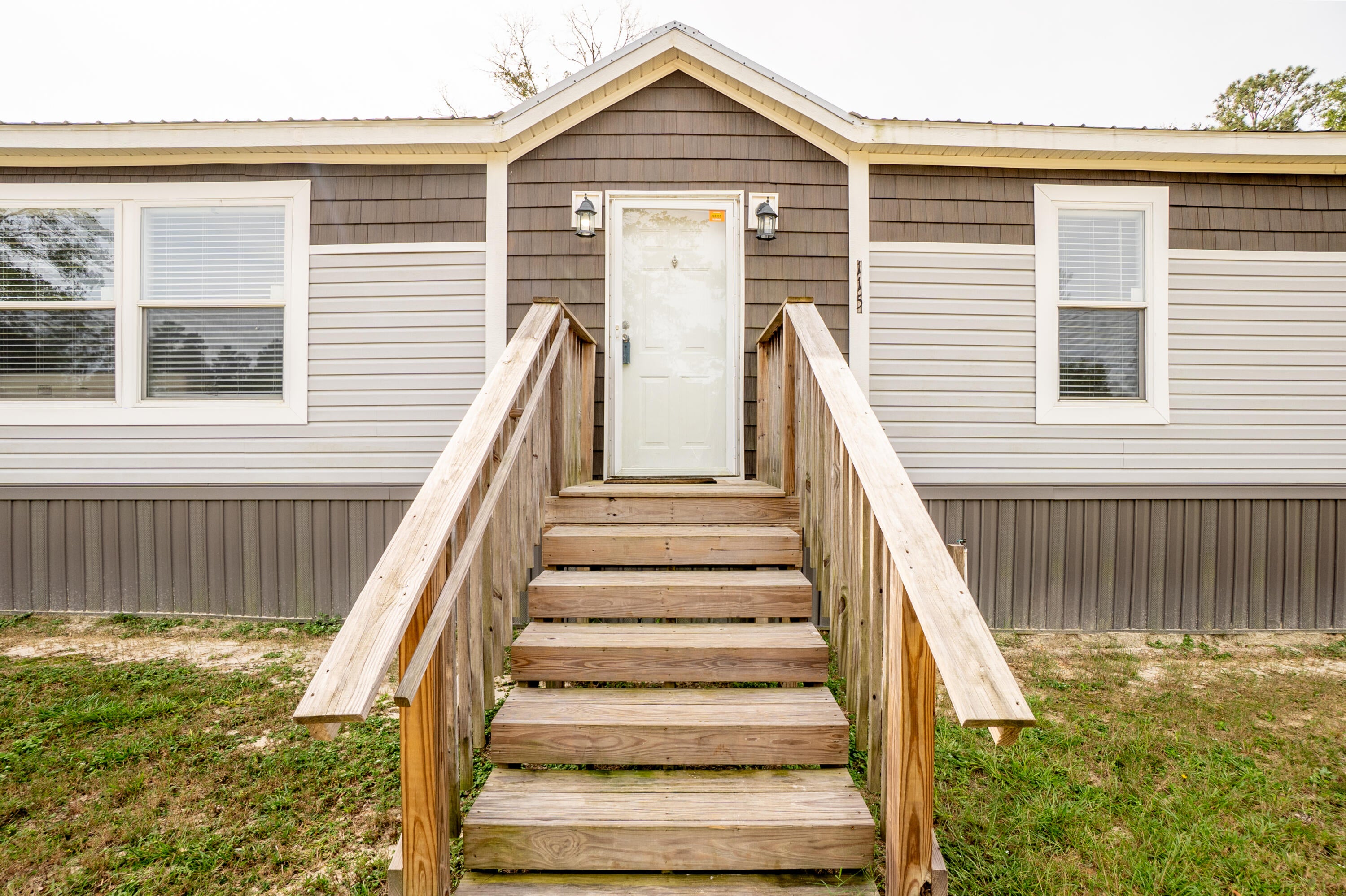 115 W Orange Blossom Avenue