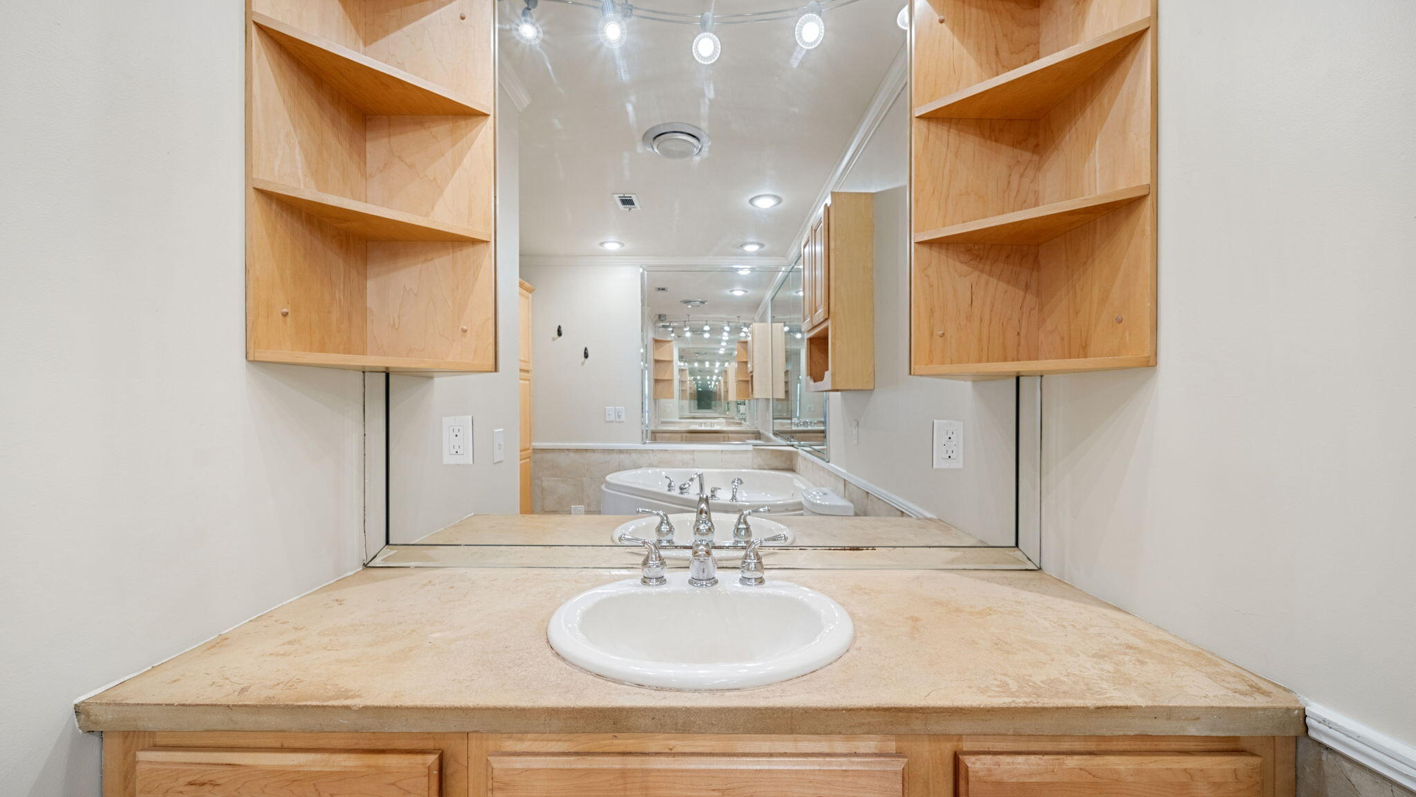 SEA HILLS 1ST - Residential