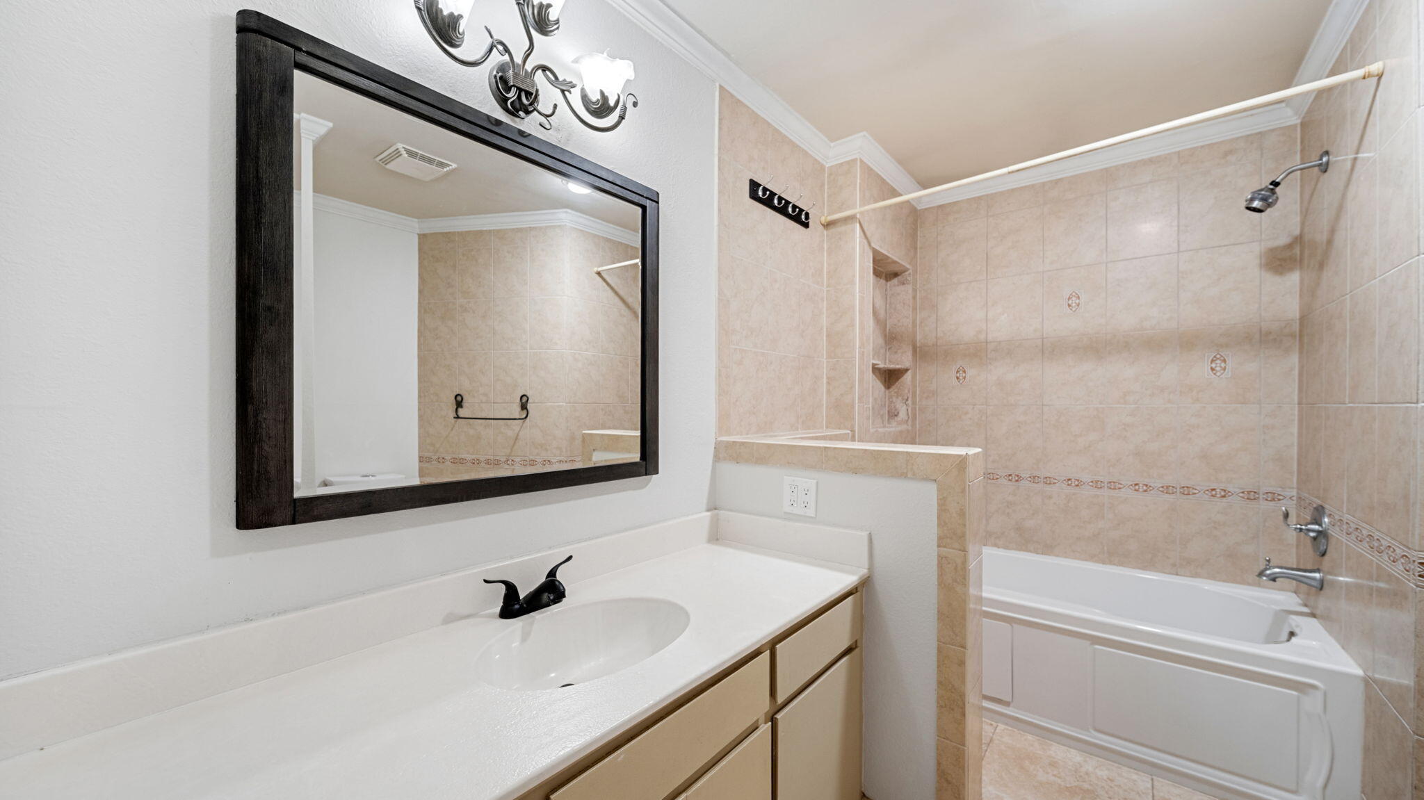 SEA HILLS 1ST - Residential