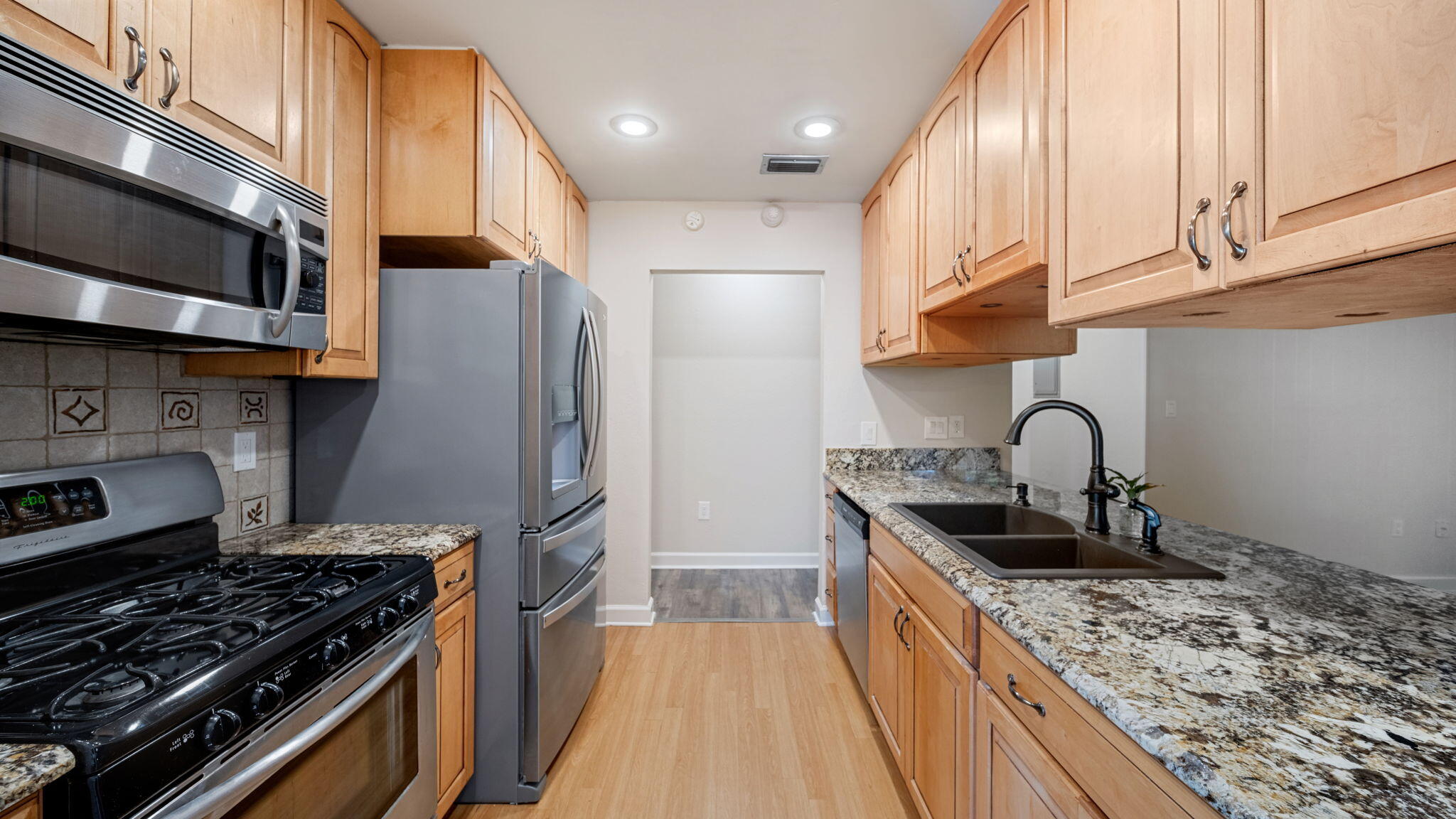SEA HILLS 1ST - Residential