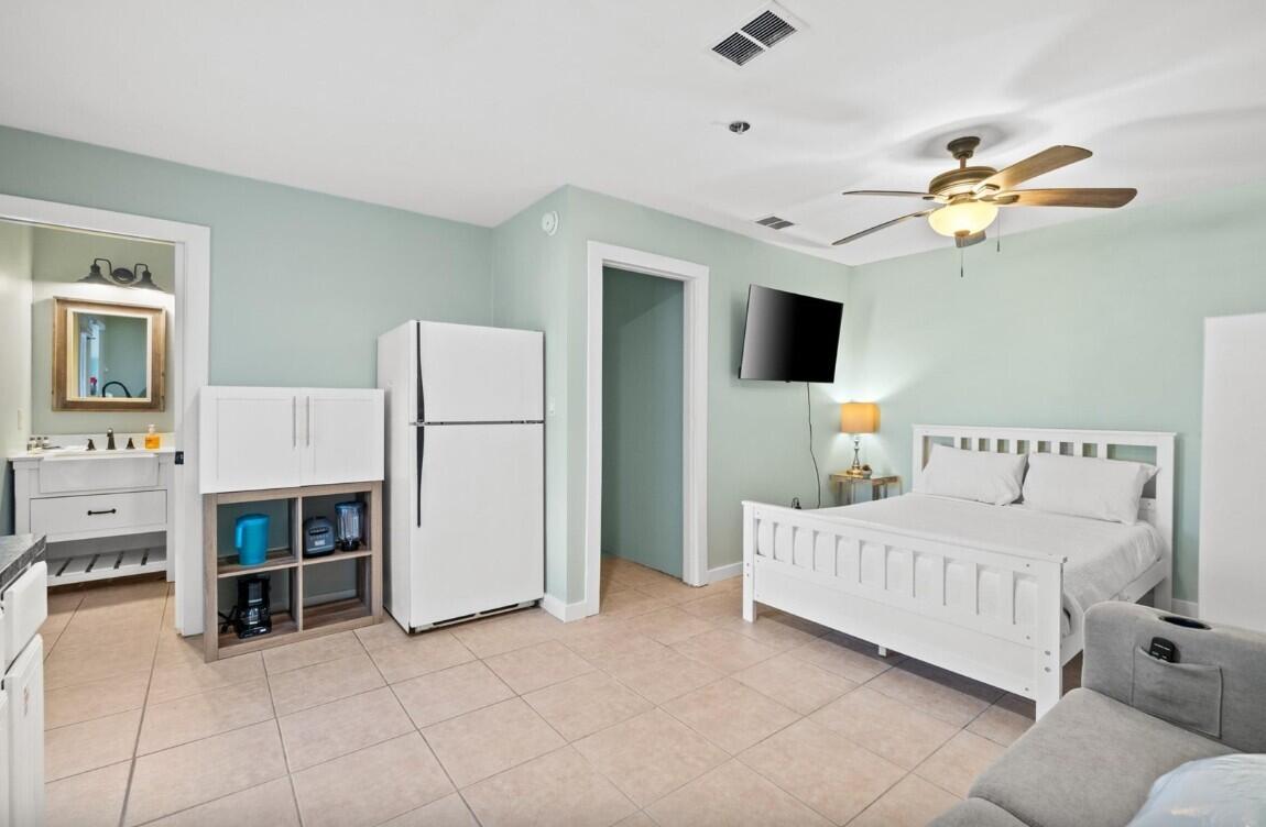 BAHAMA BEACH - Residential