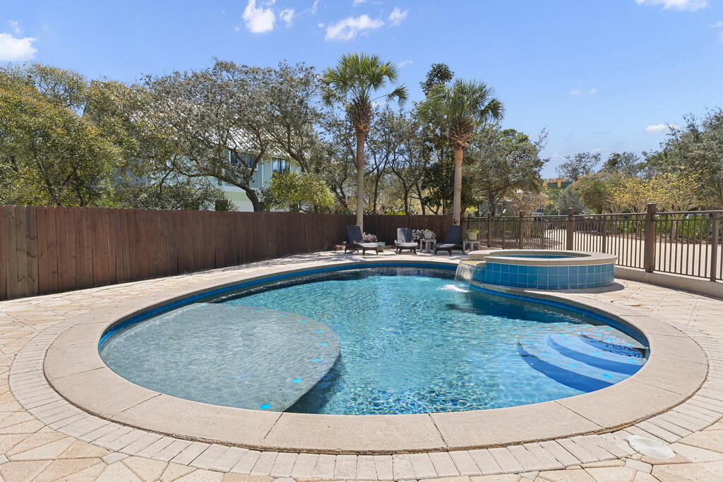 GULF TRACE - Residential