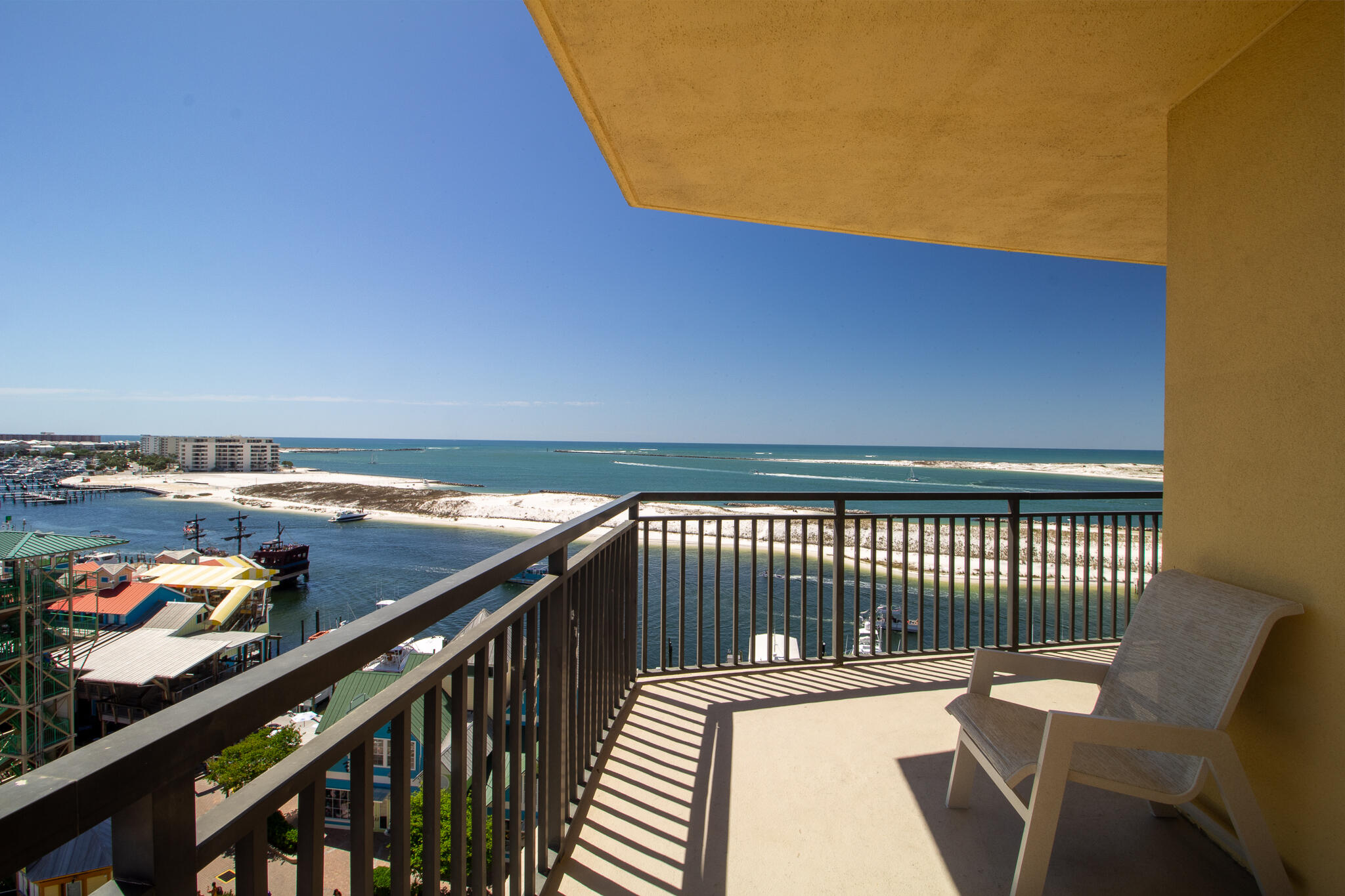 EMERALD GRANDE - Residential