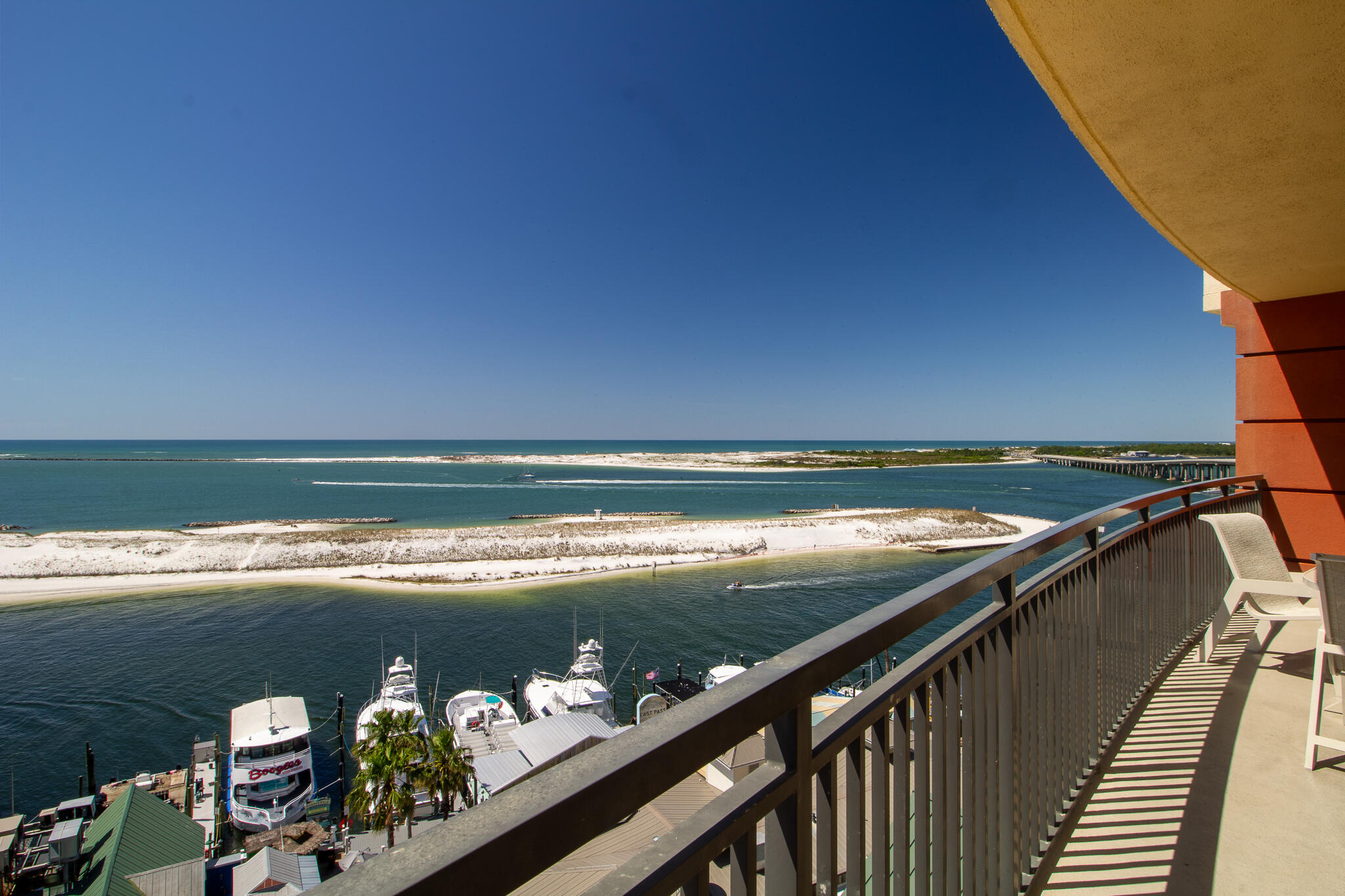 EMERALD GRANDE - Residential