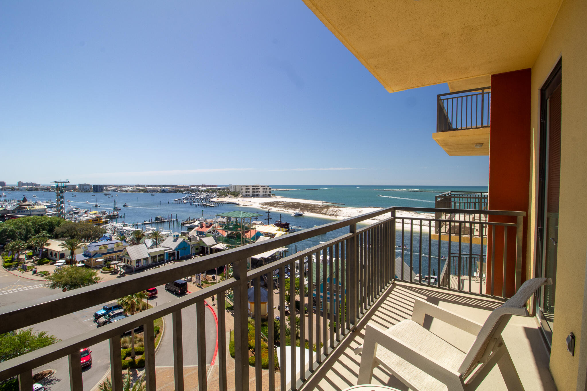 EMERALD GRANDE - Residential