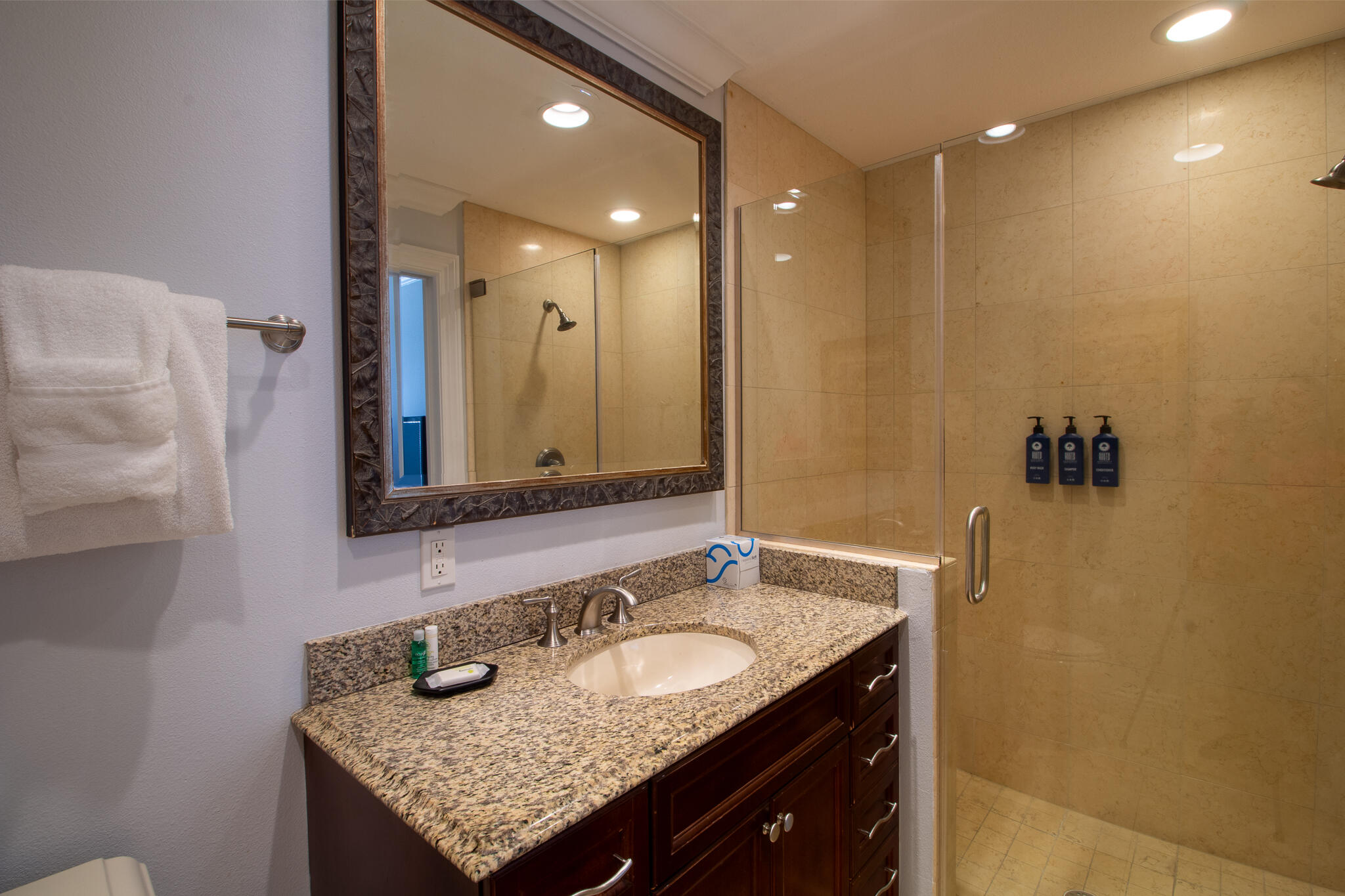 EMERALD GRANDE - Residential