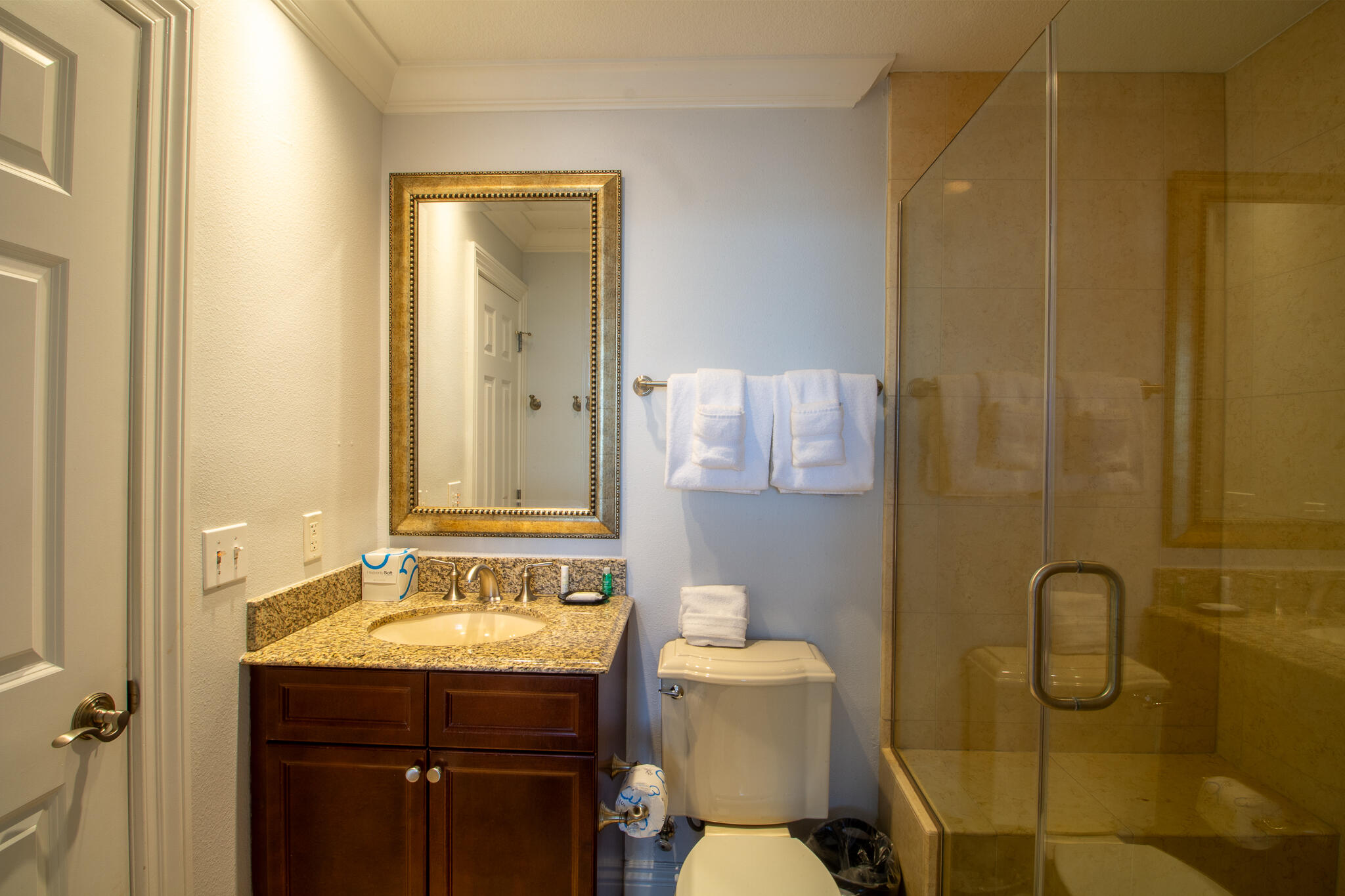 EMERALD GRANDE - Residential