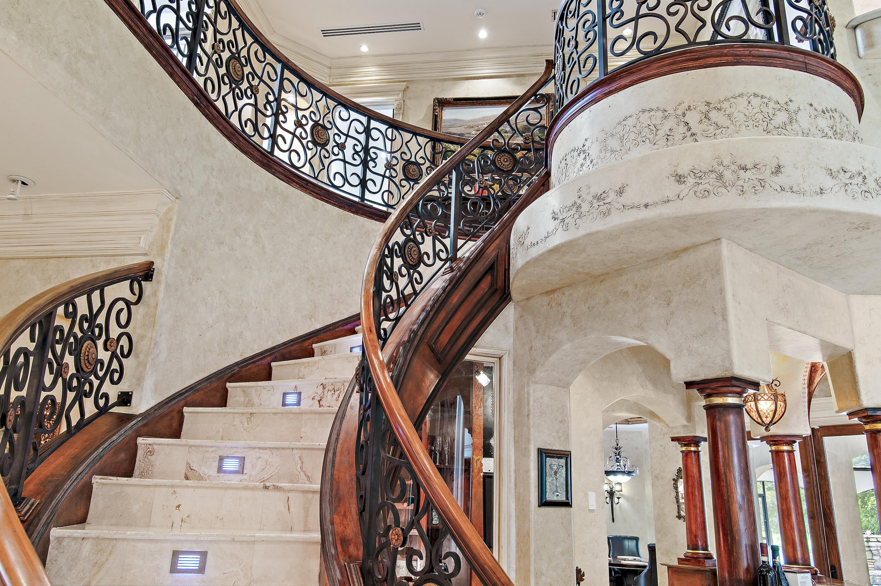 437 Admiral Court
