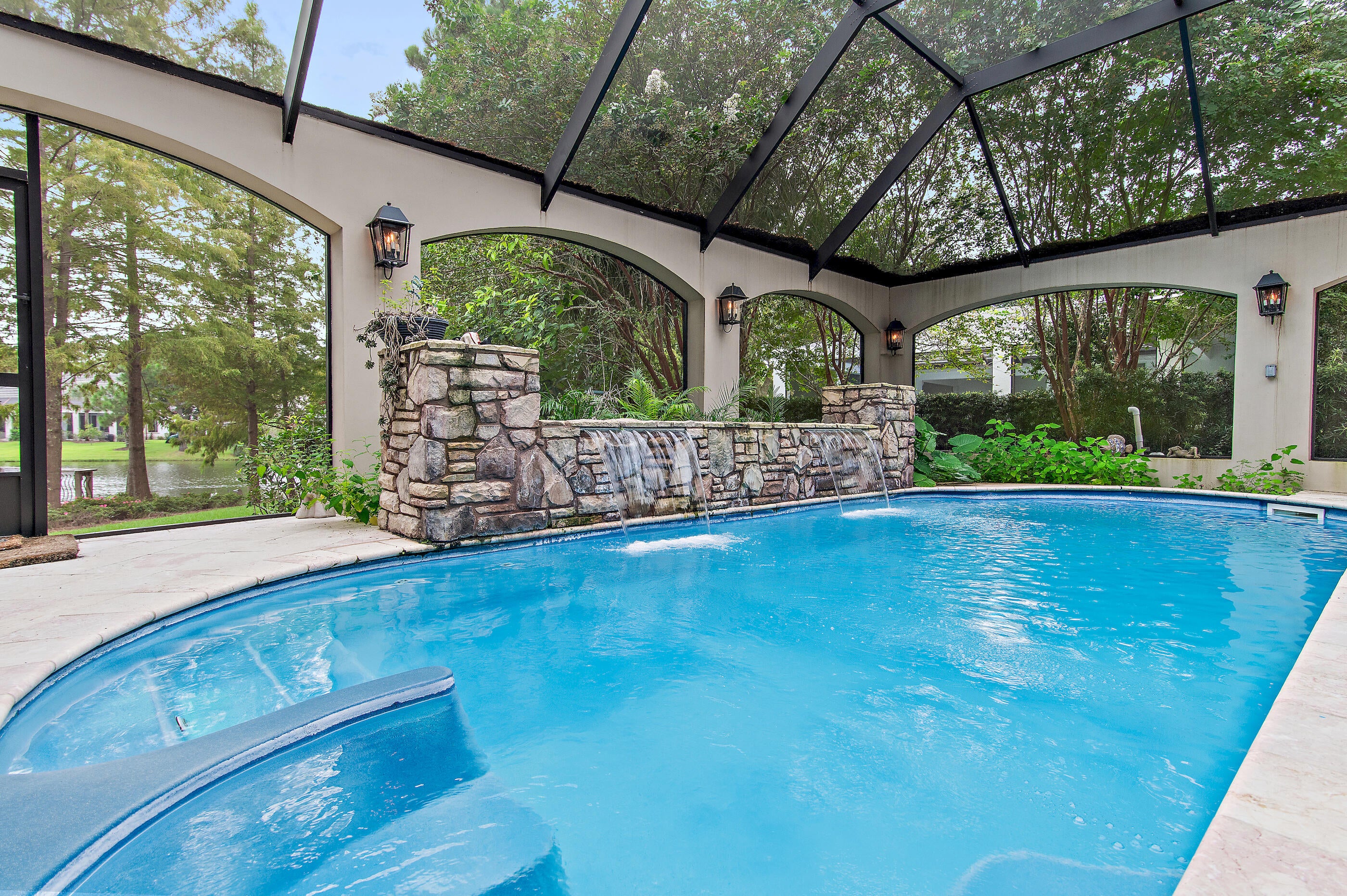 437 Admiral Court