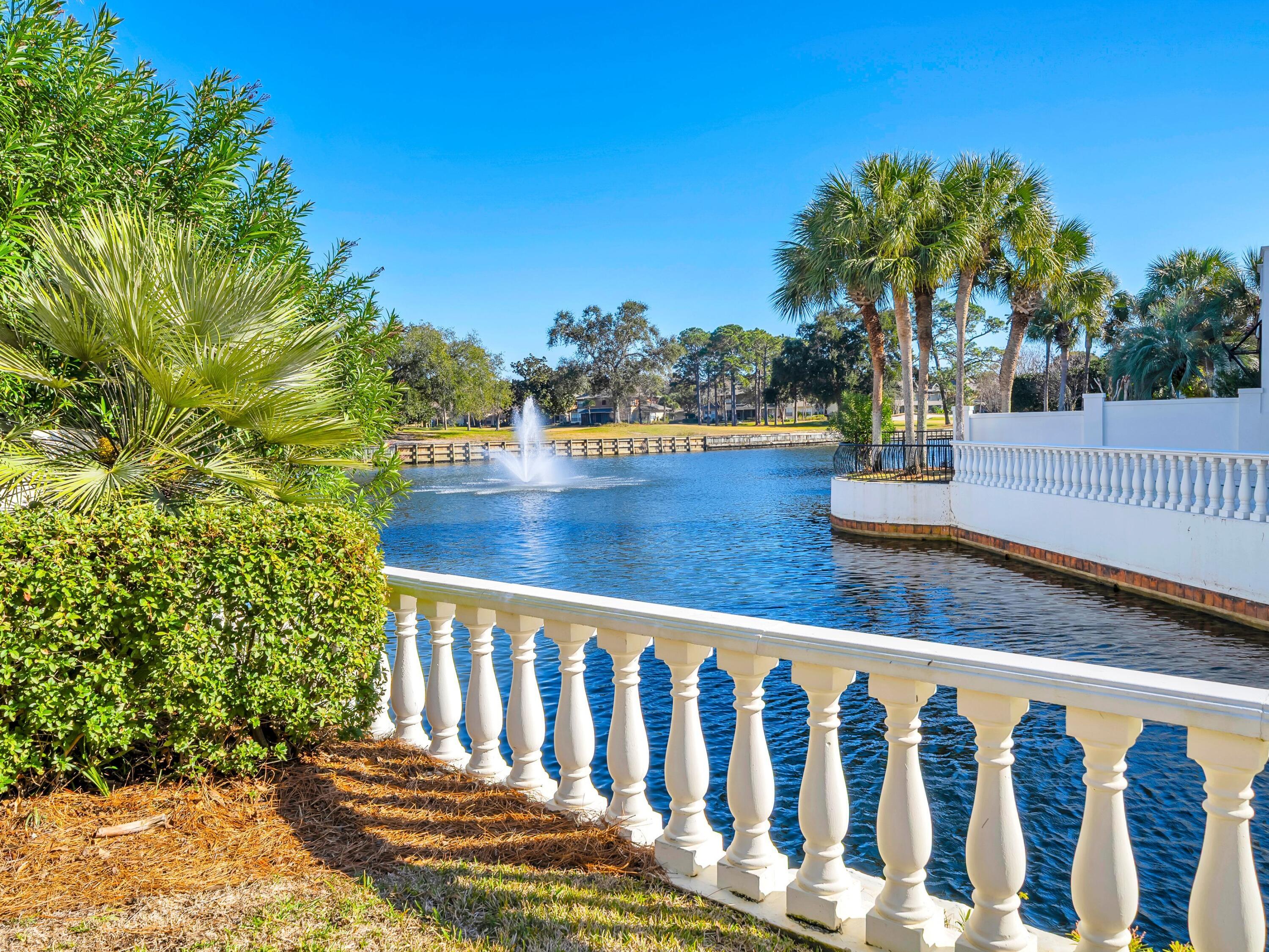 FOUNTAINS AT SANDESTIN - Residential