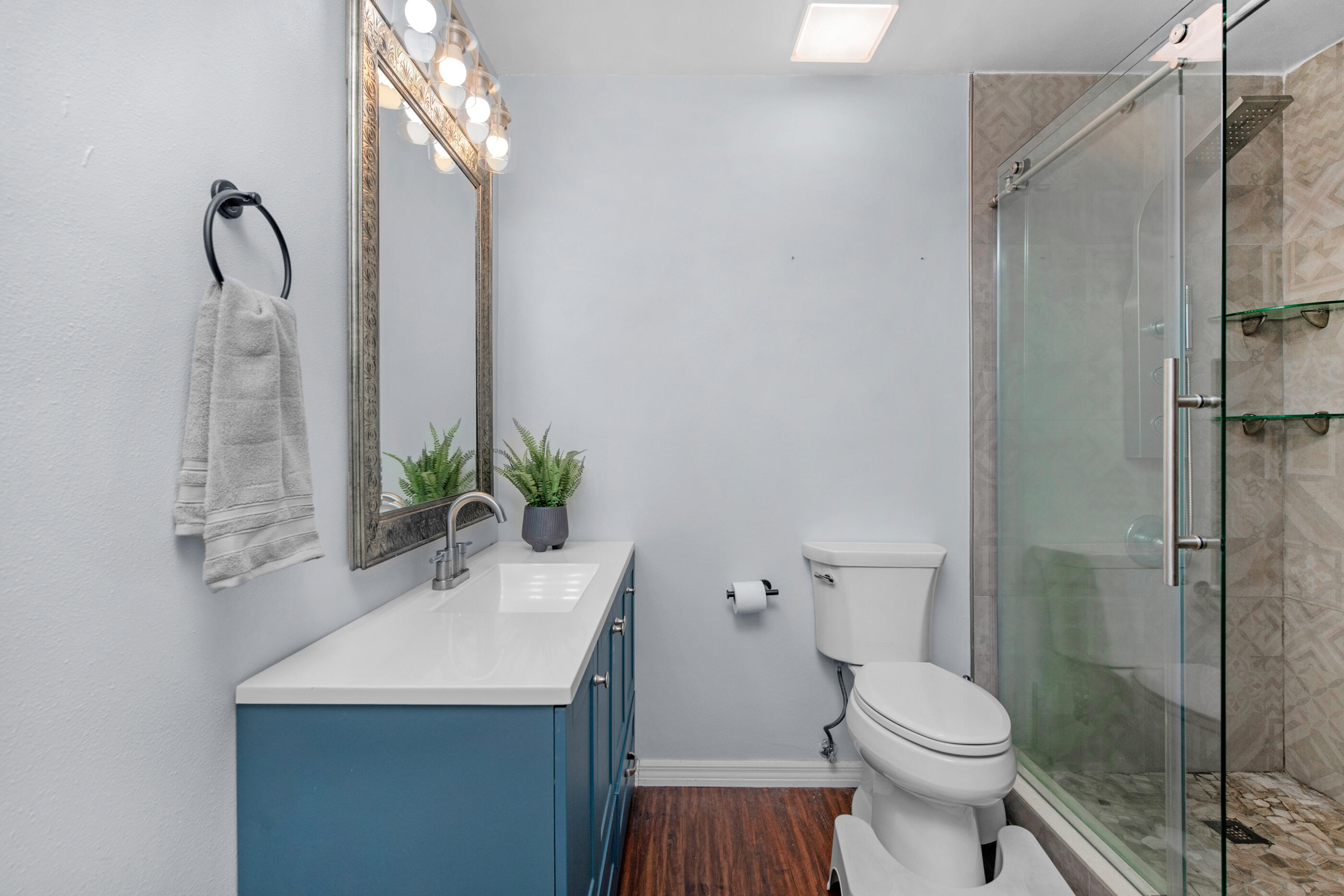 SHADY LANE - Residential