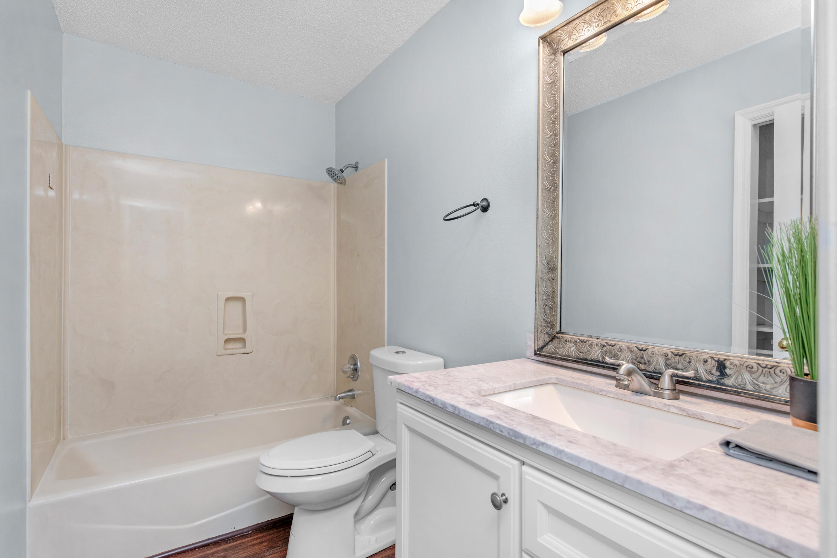 SHADY LANE - Residential