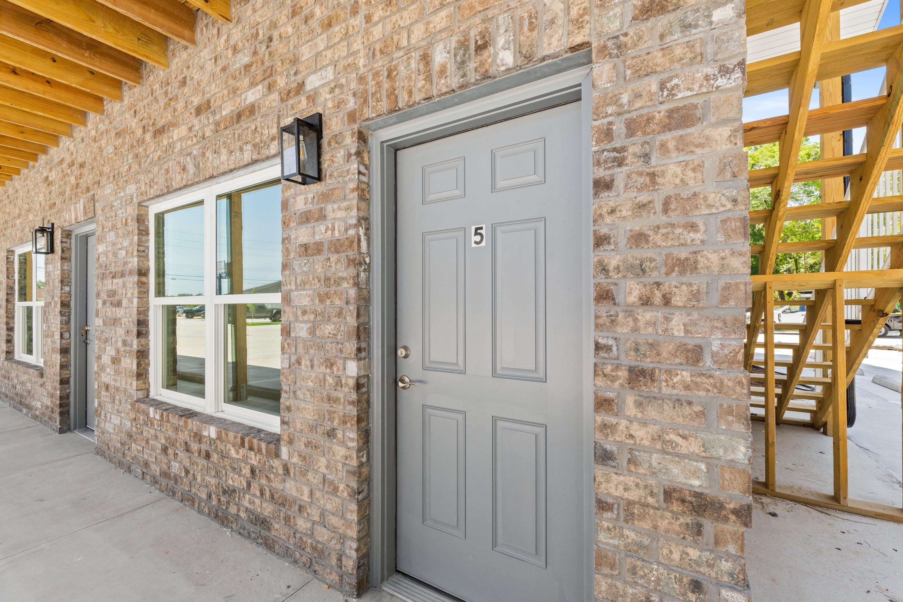 BARROW APARTMENTS - Residential Lease