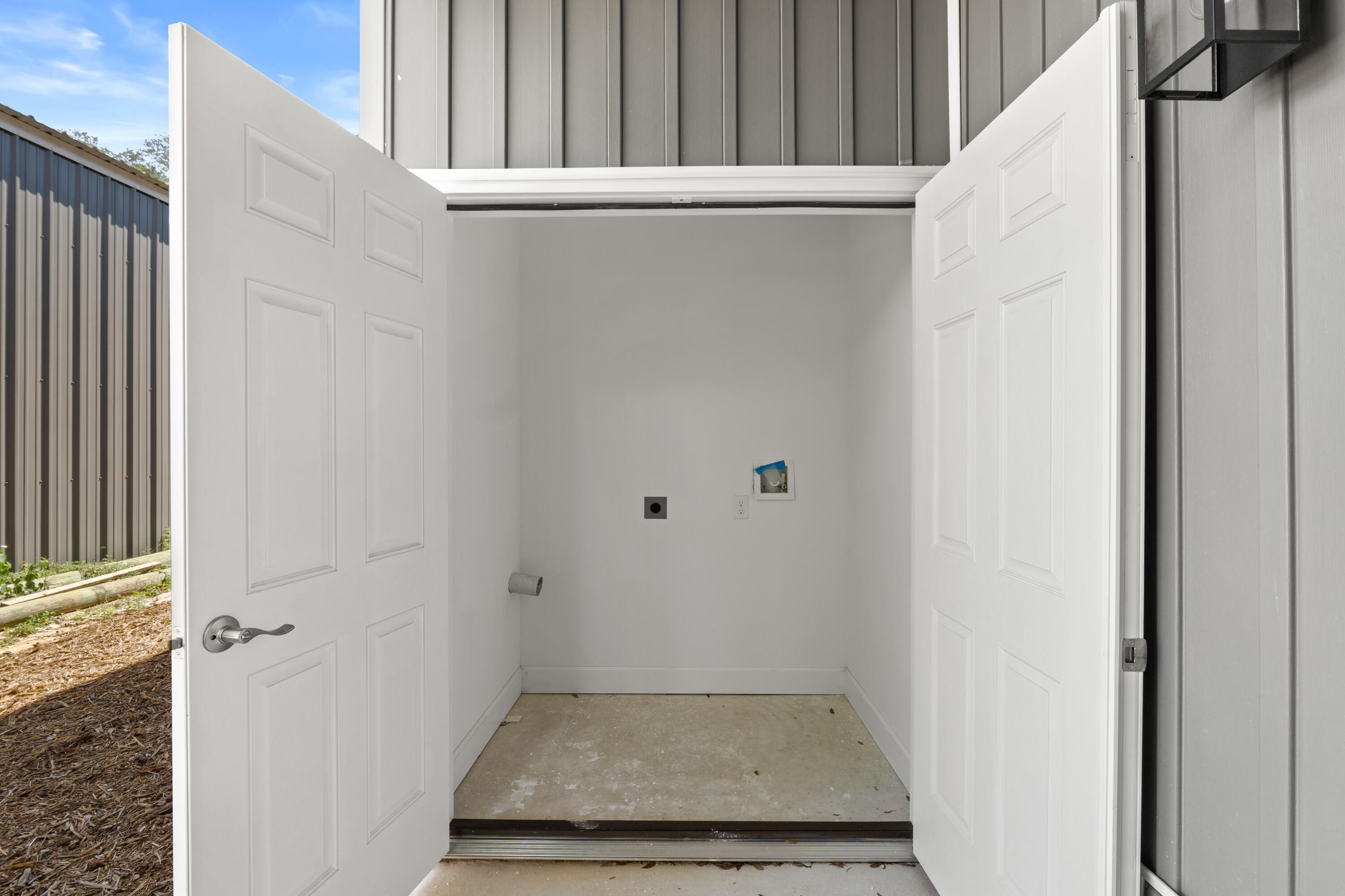 BARROW APARTMENTS - Residential Lease