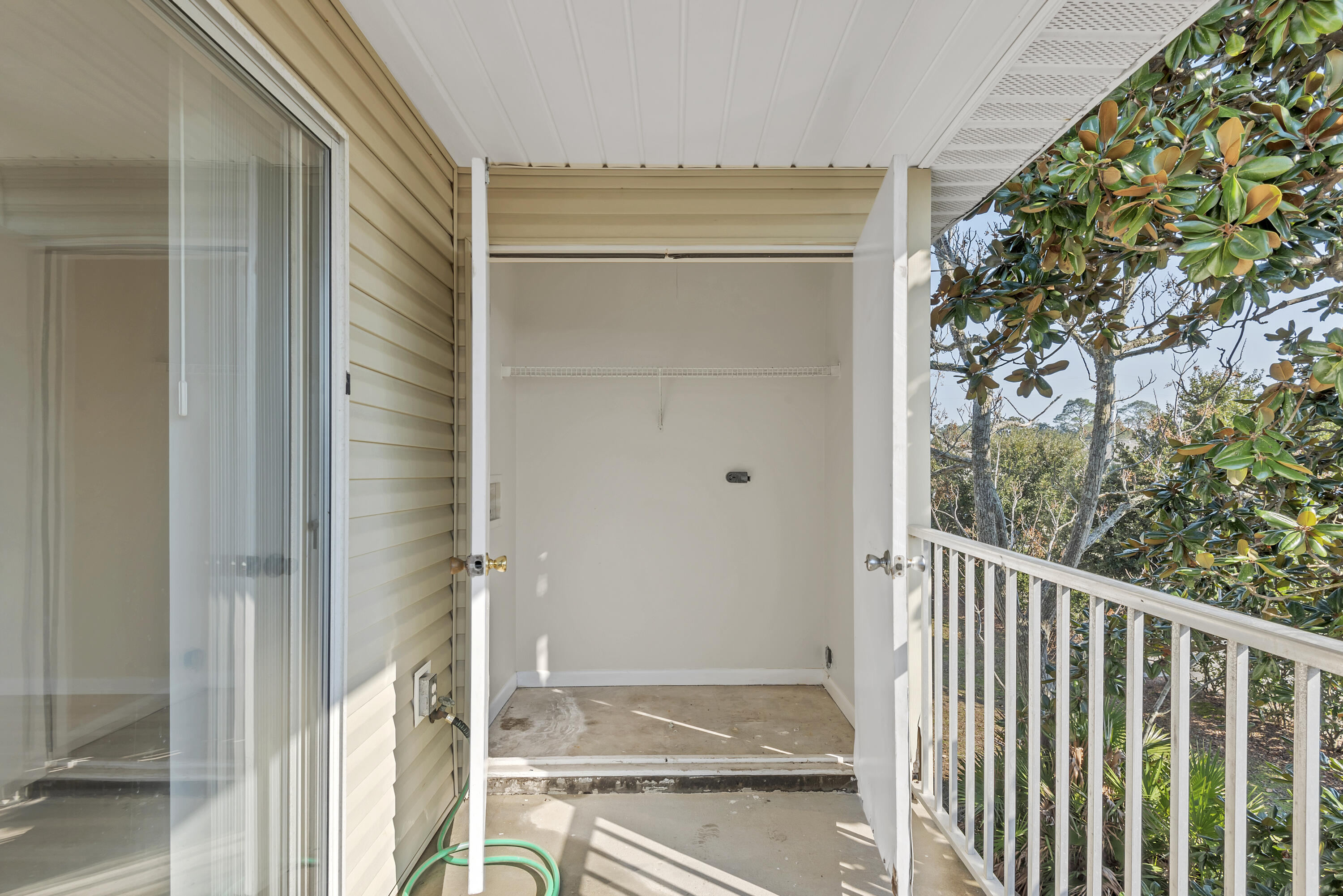 BARROW APARTMENTS - Residential Lease