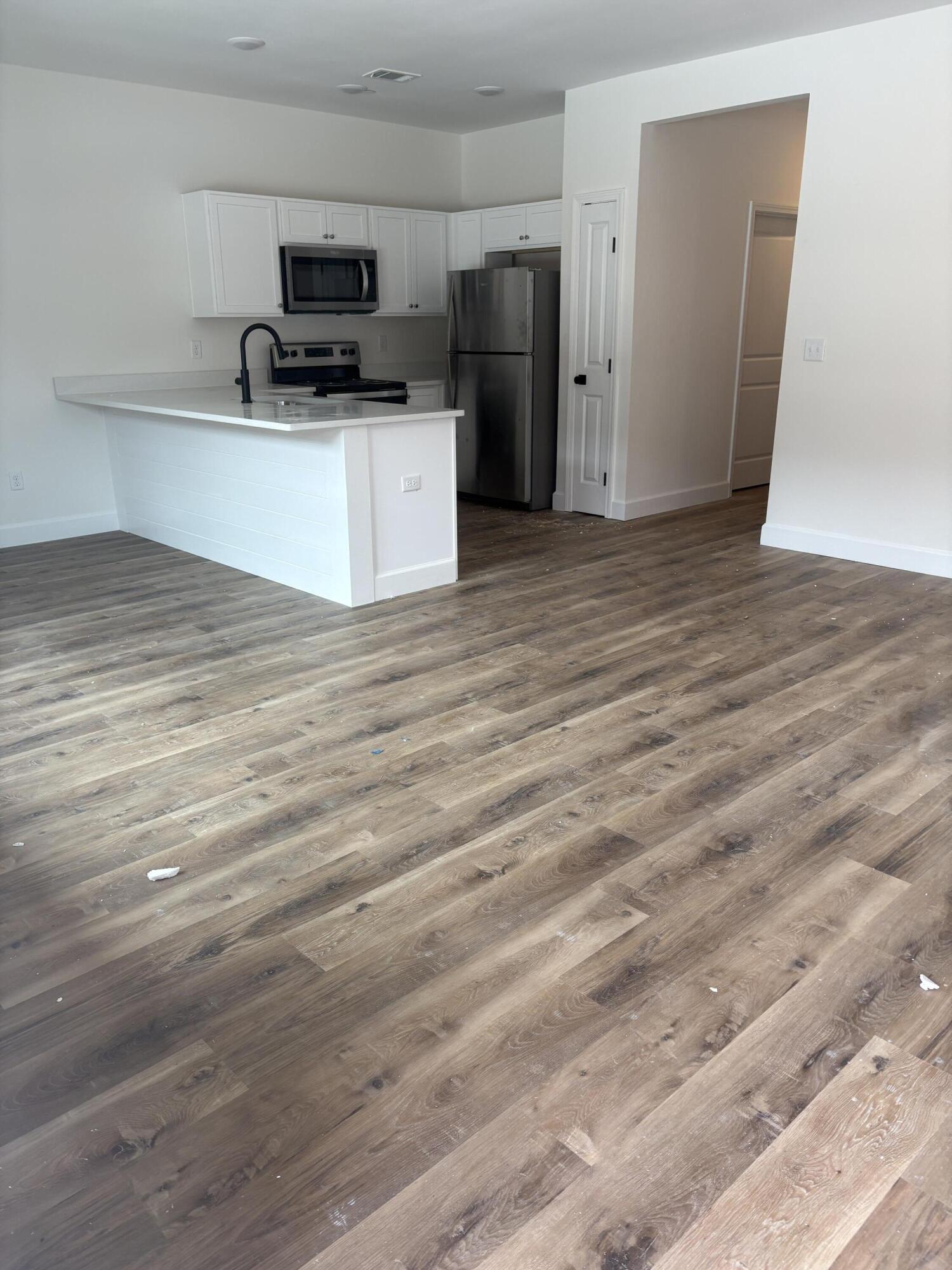 BARROW APARTMENTS - Residential Lease
