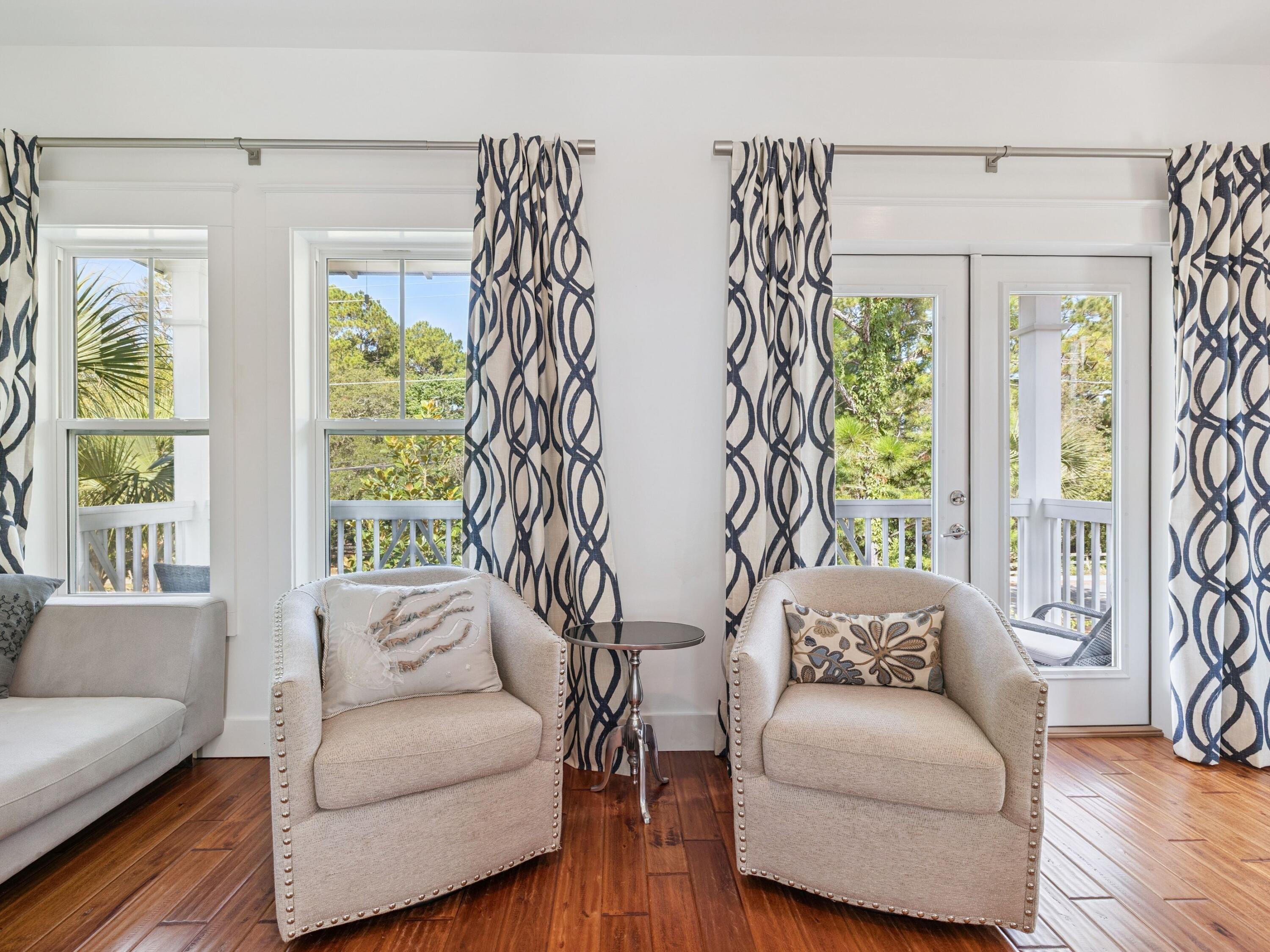 COTTAGES AT EASTERN LAKE - Residential