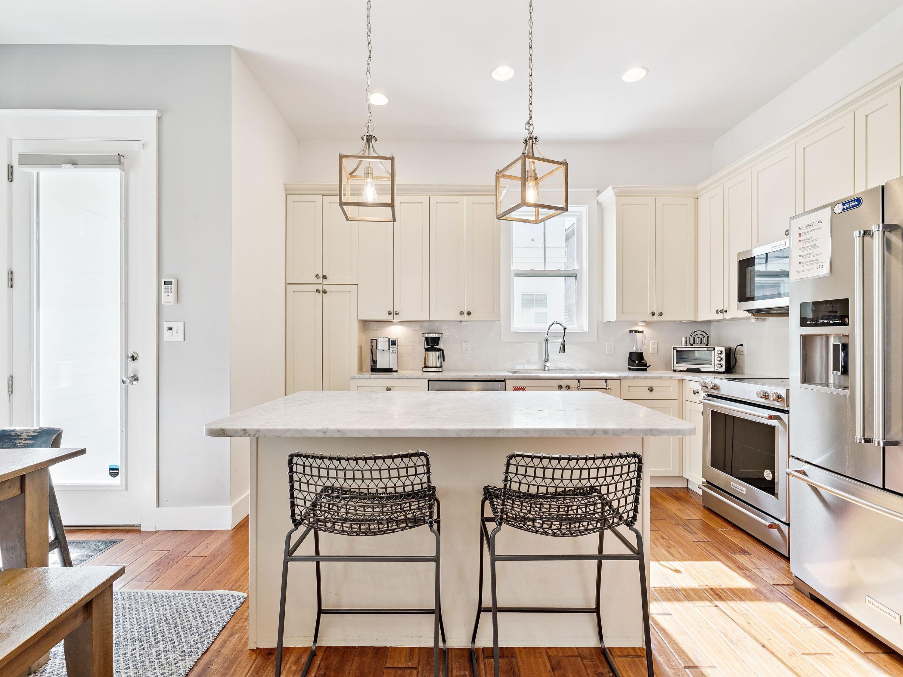 COTTAGES AT EASTERN LAKE - Residential