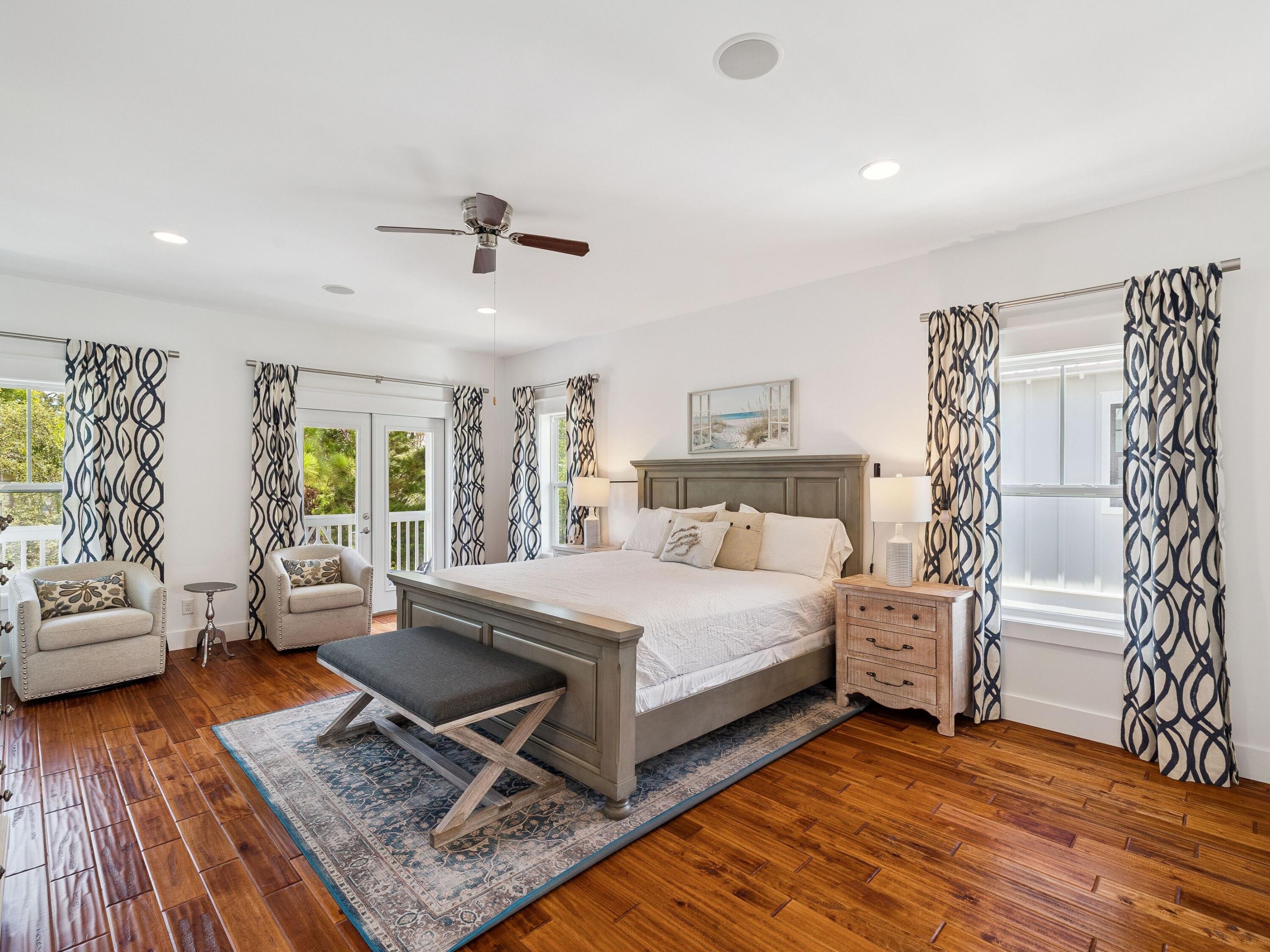 COTTAGES AT EASTERN LAKE - Residential