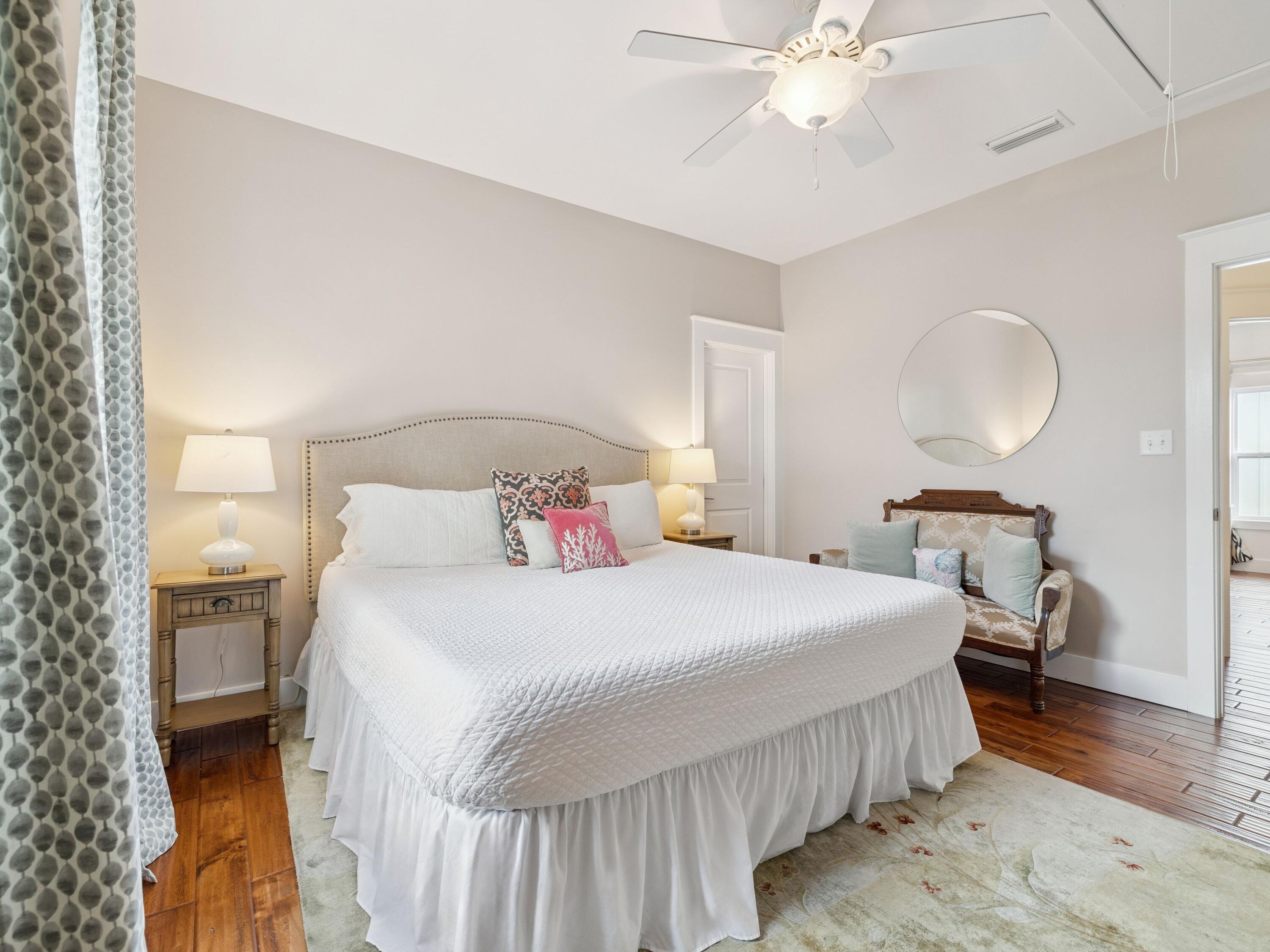 COTTAGES AT EASTERN LAKE - Residential