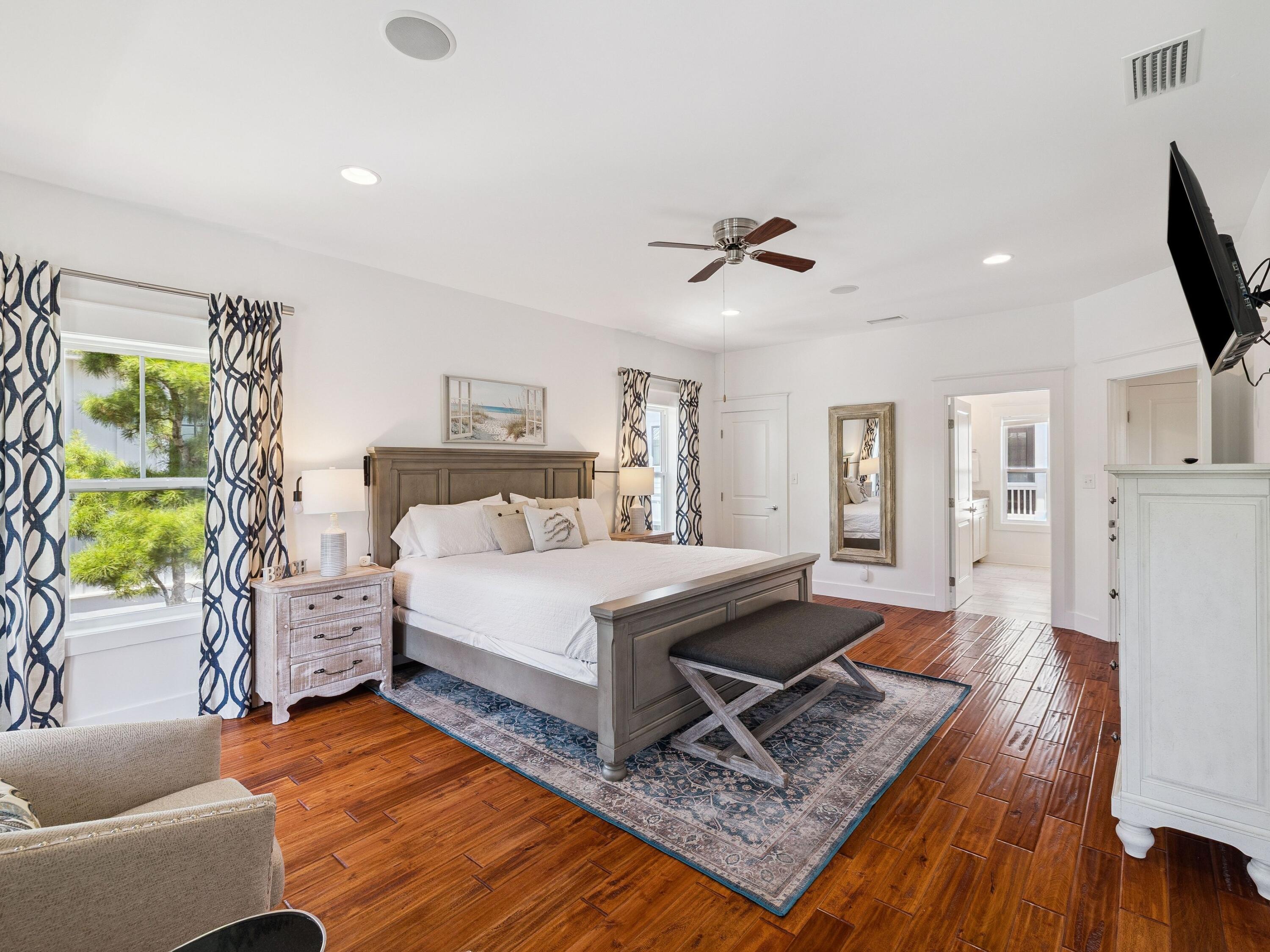 COTTAGES AT EASTERN LAKE - Residential