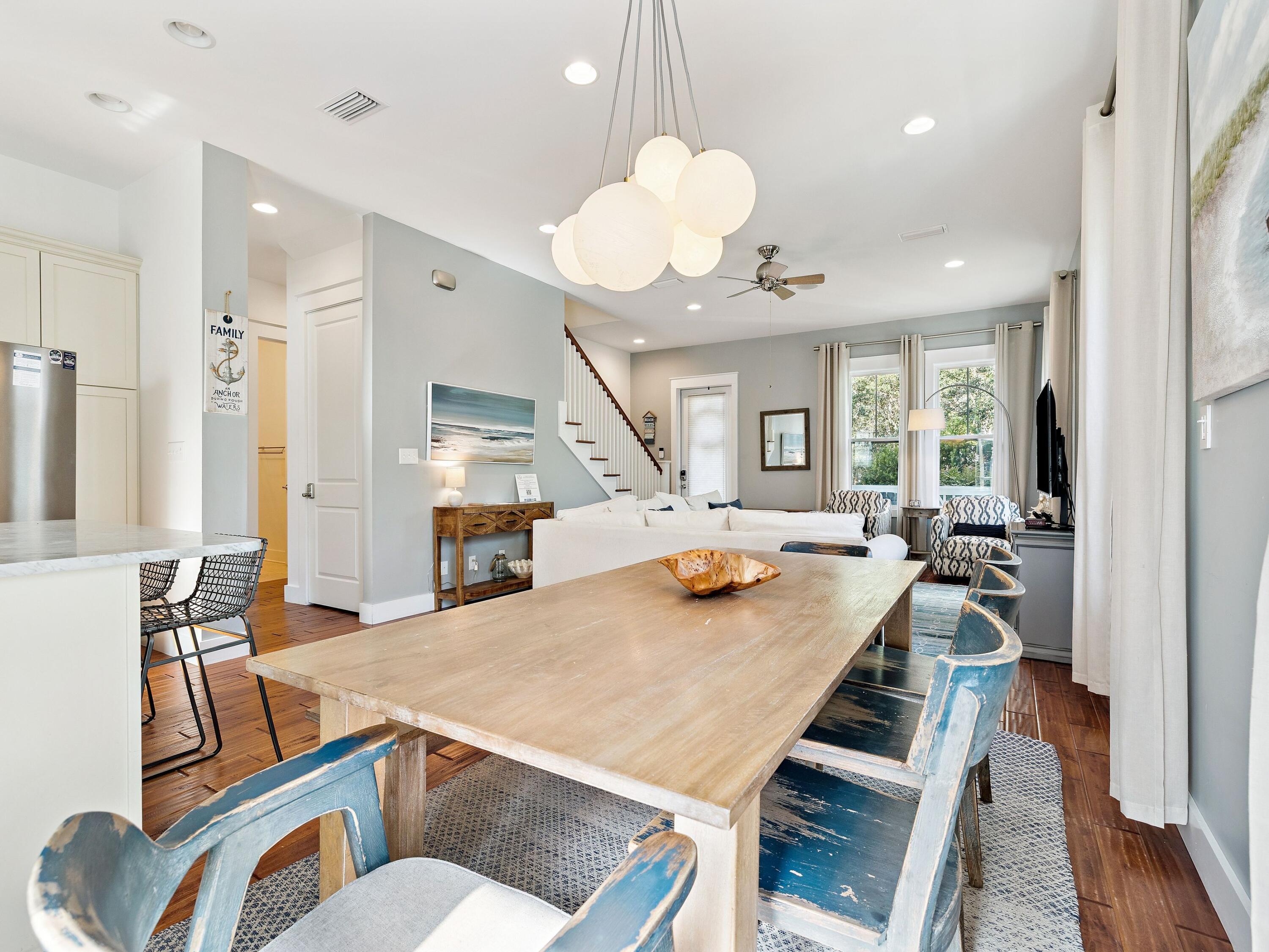 COTTAGES AT EASTERN LAKE - Residential