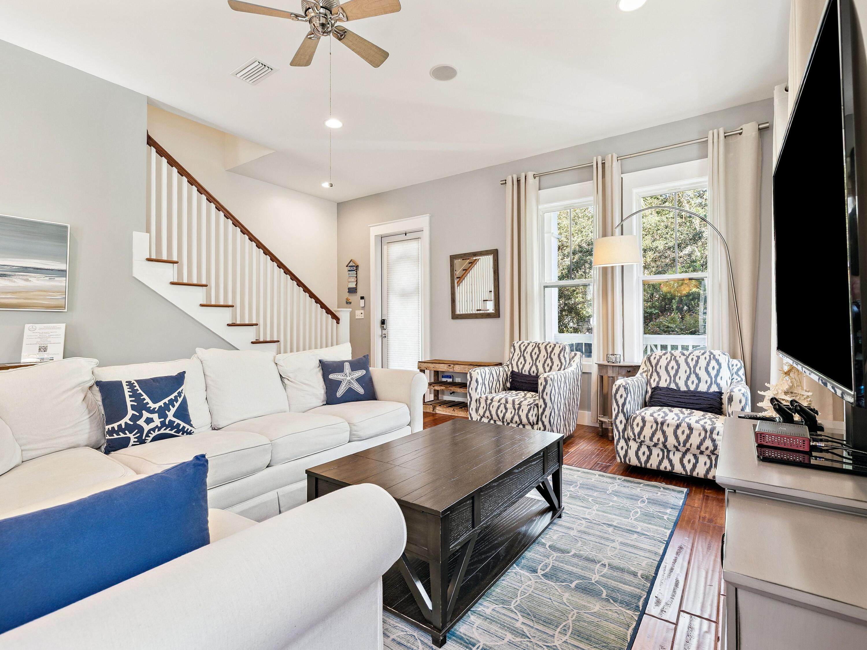 COTTAGES AT EASTERN LAKE - Residential