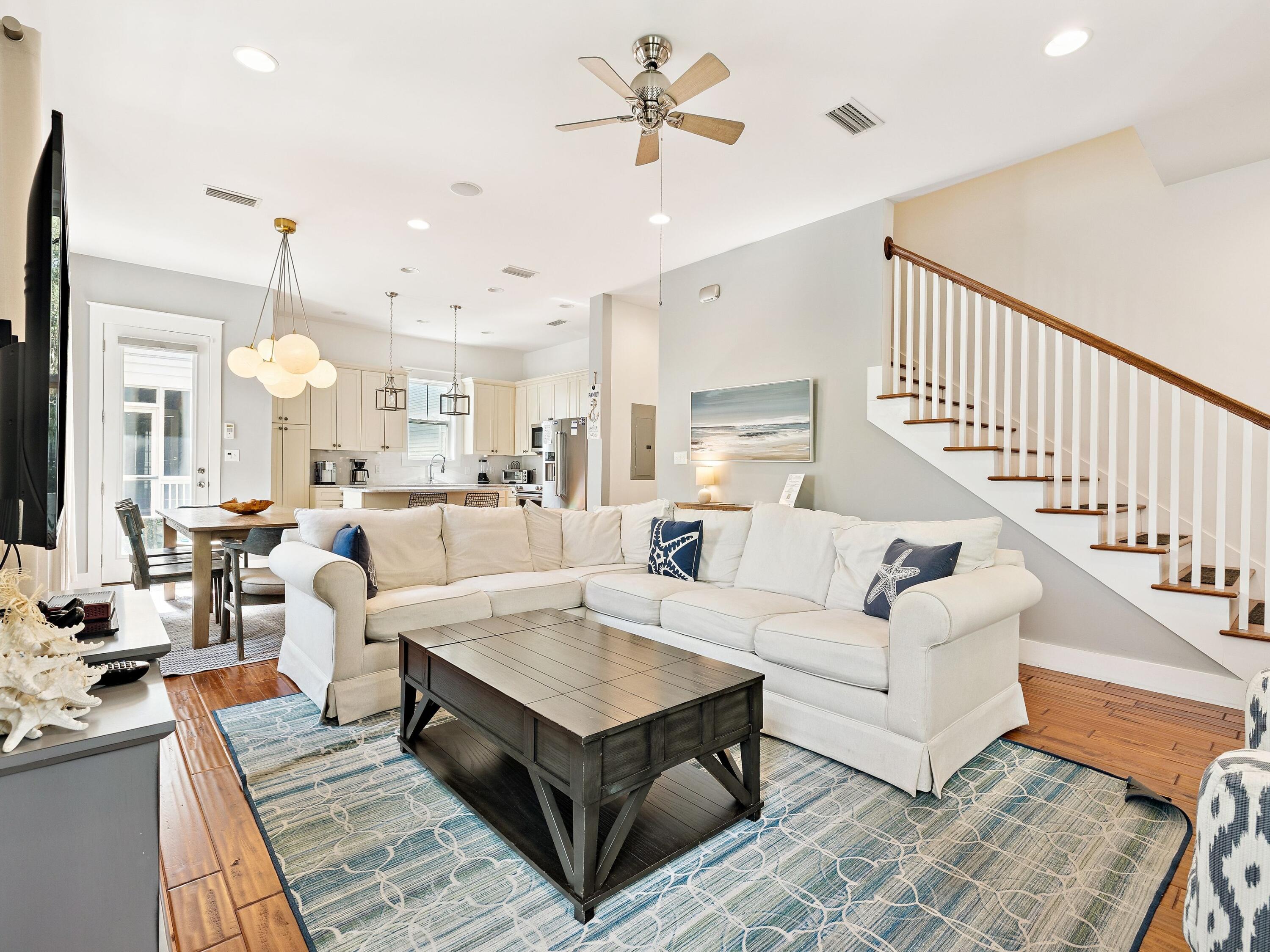 COTTAGES AT EASTERN LAKE - Residential