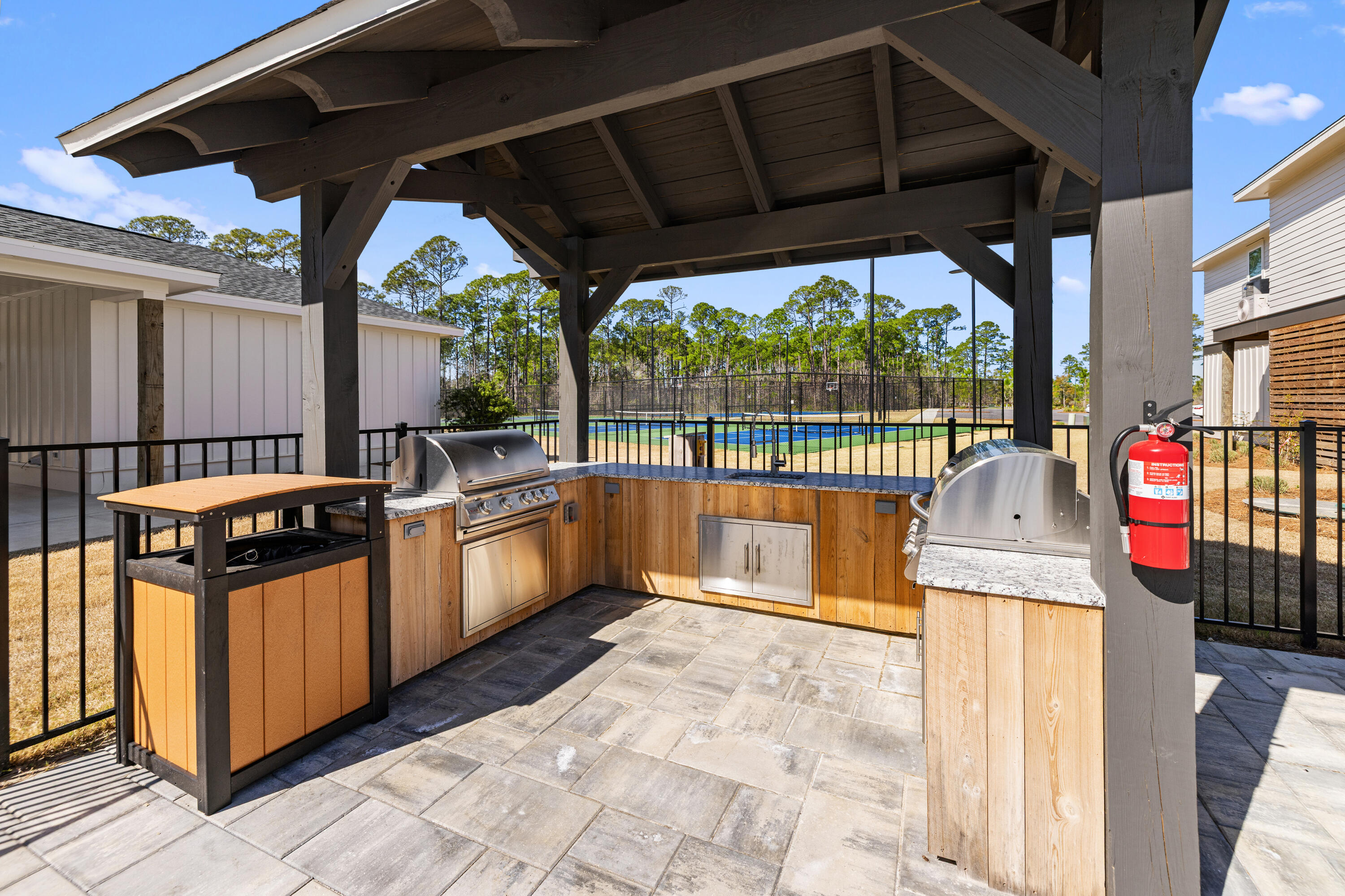 HAMMOCK BAY - BIRD SONG - Residential