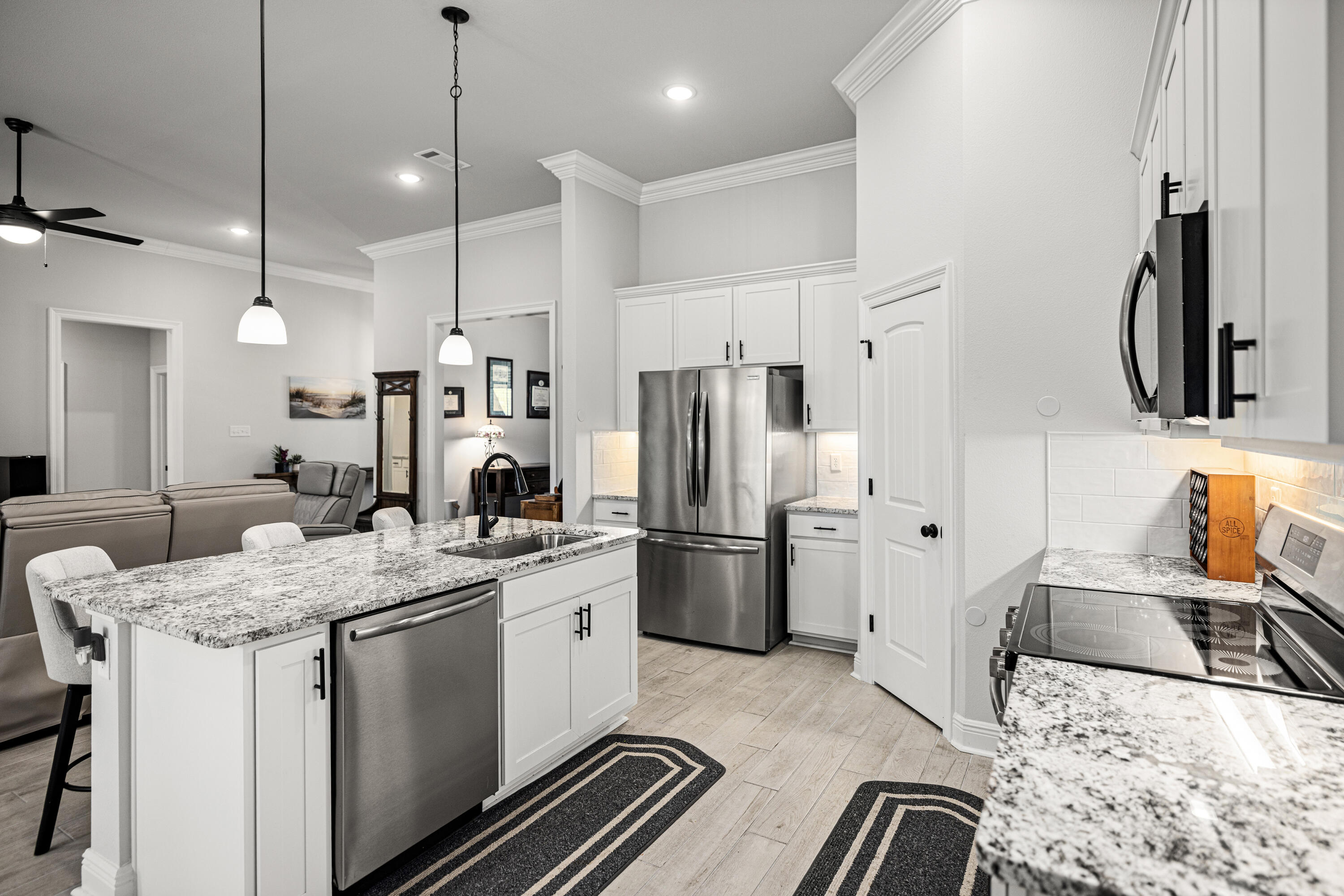 HAMMOCK BAY - BIRD SONG - Residential