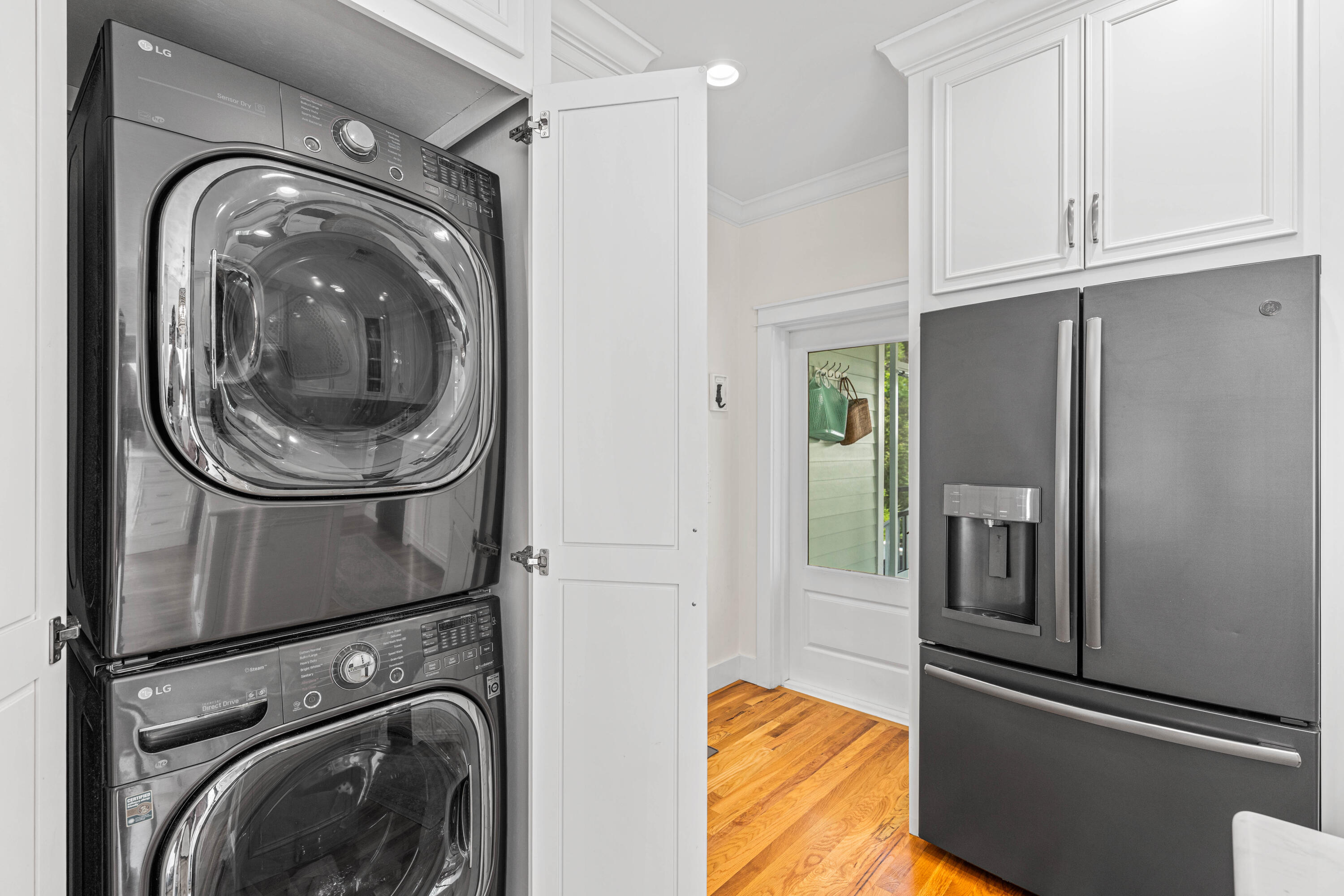 MAGNOLIA BEACH - Residential