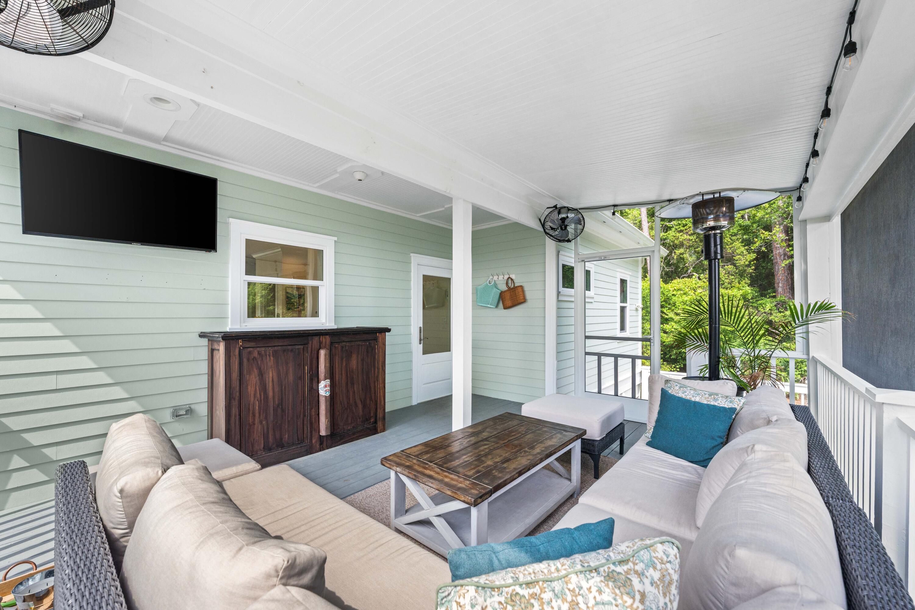 MAGNOLIA BEACH - Residential