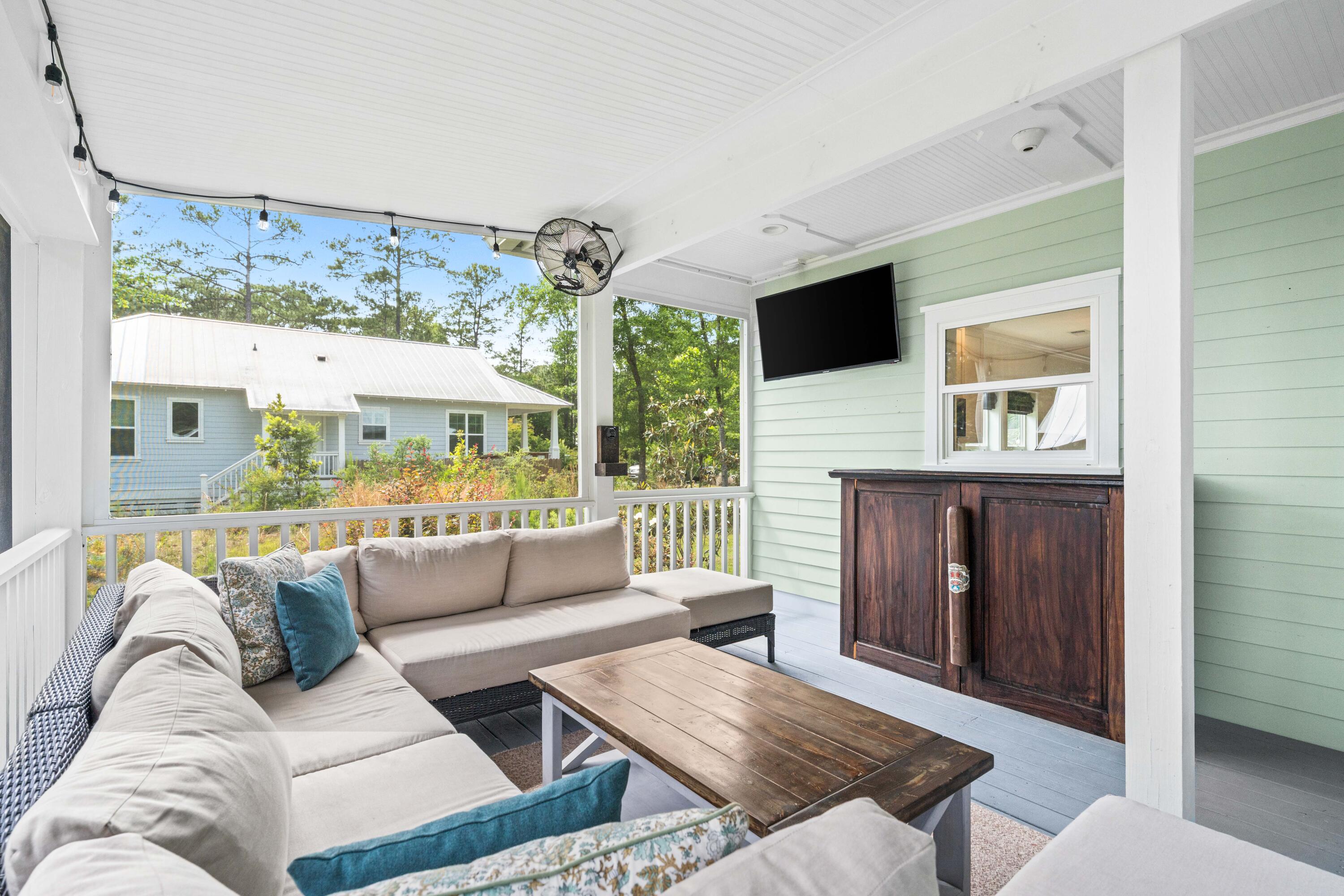 MAGNOLIA BEACH - Residential