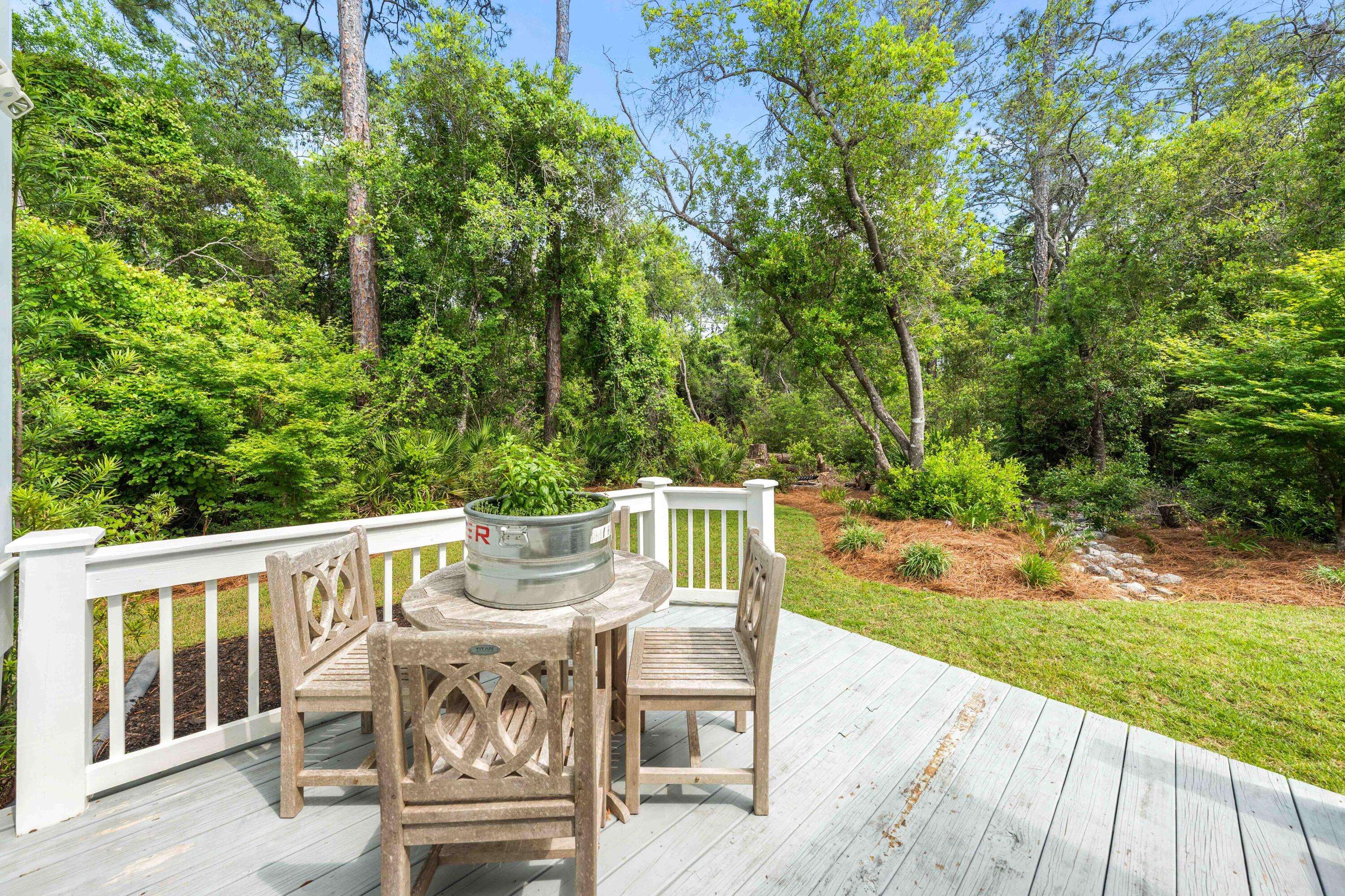 MAGNOLIA BEACH - Residential